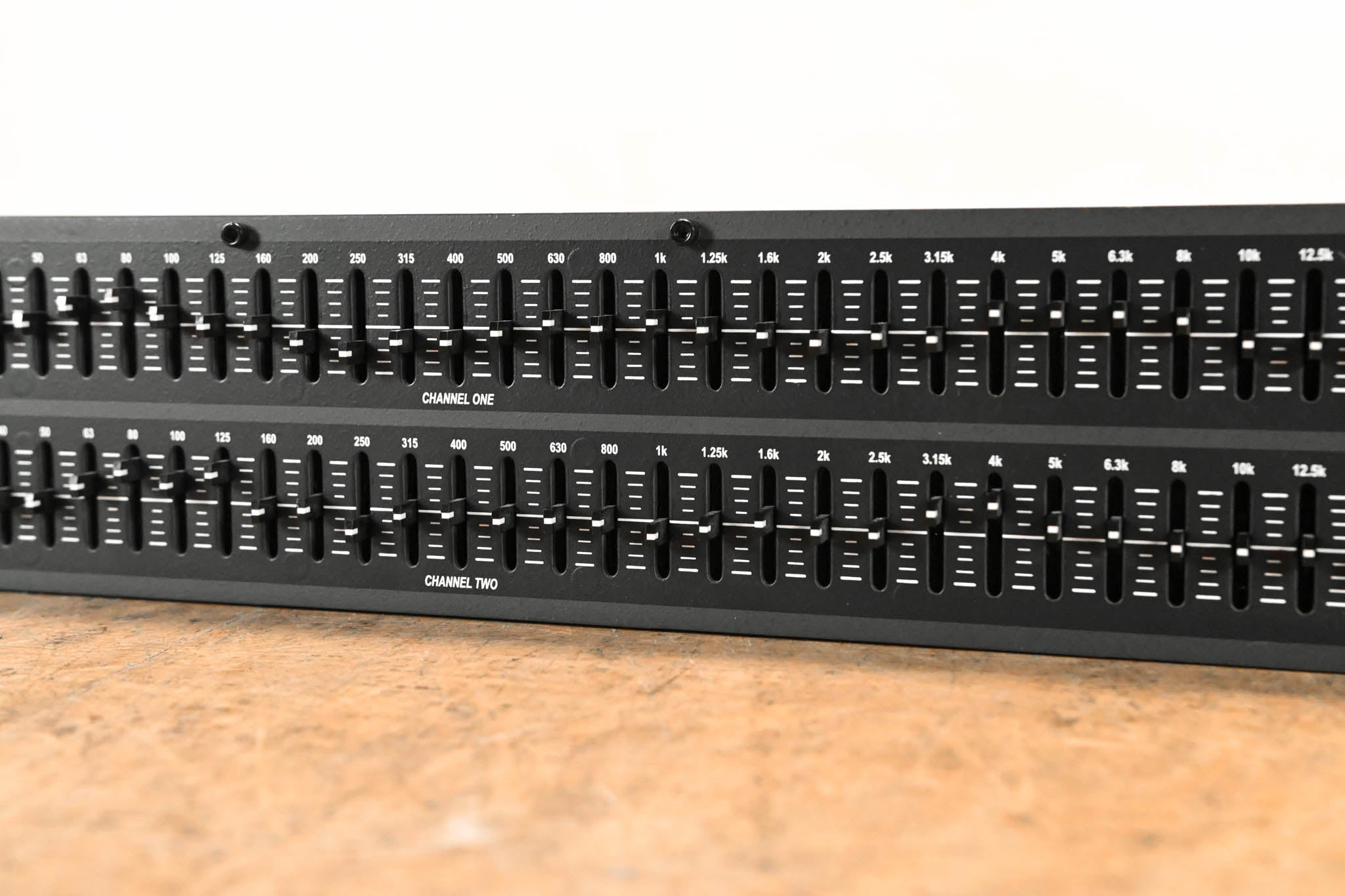 dbx 231 Dual-Channel 31-Band Graphic Equalizer CG01VRH