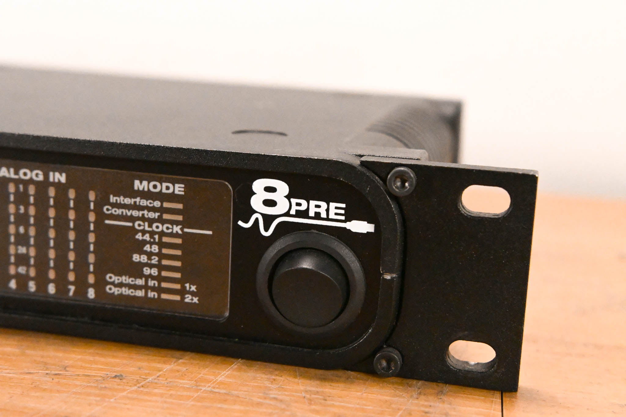 MOTU 8pre 16x12 FireWire Audio Interface with 8 Mic Inputs