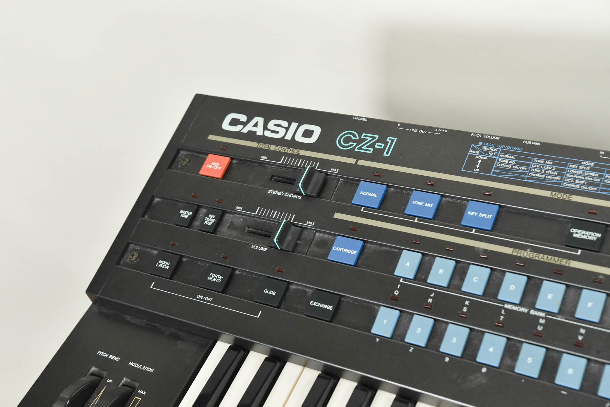 Casio CZ-1 61-Key Keyboard Synthesizer with Carrying Case