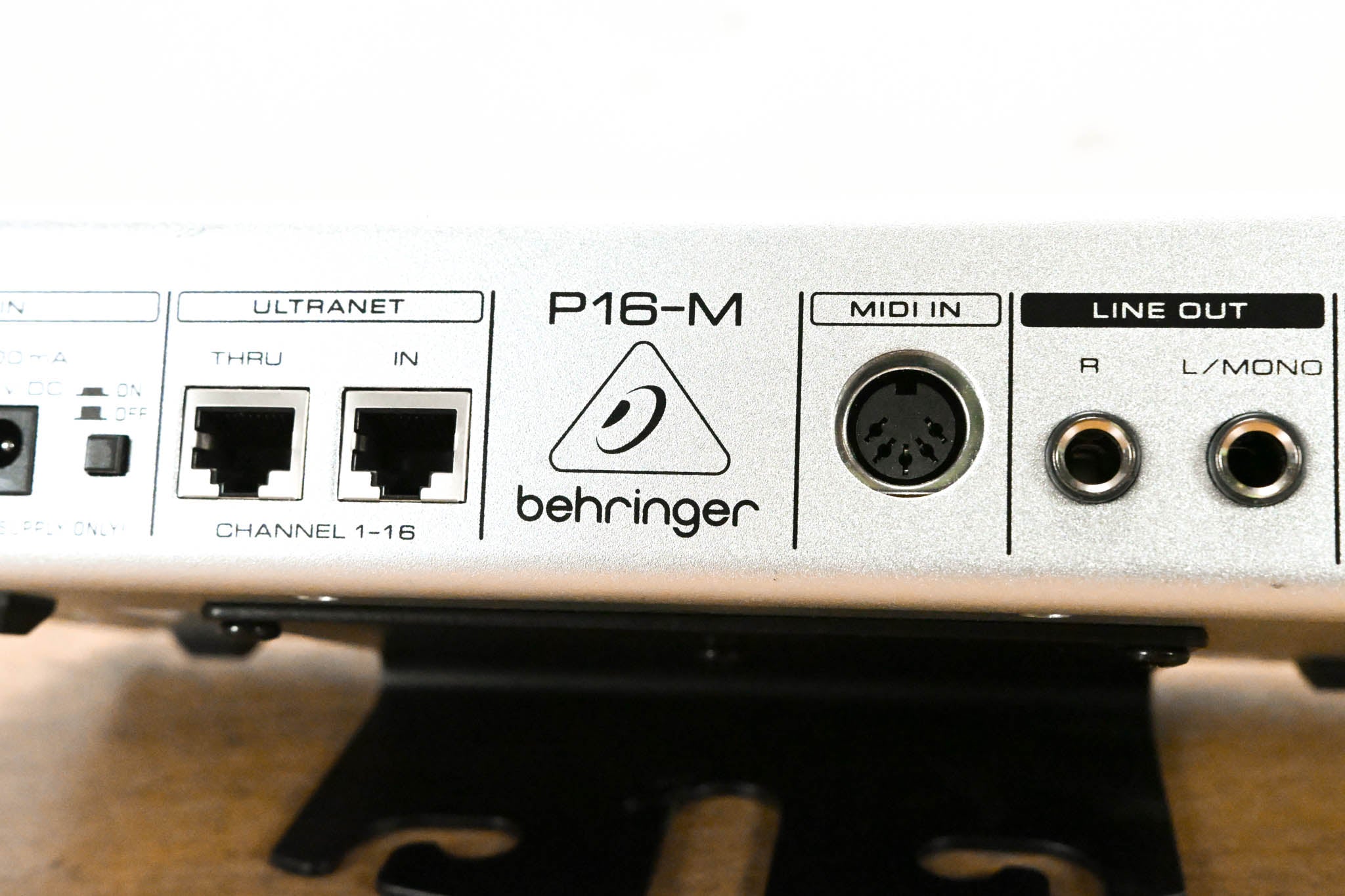 Behringer Powerplay P16-M 16-Channel Digital Personal Mixer