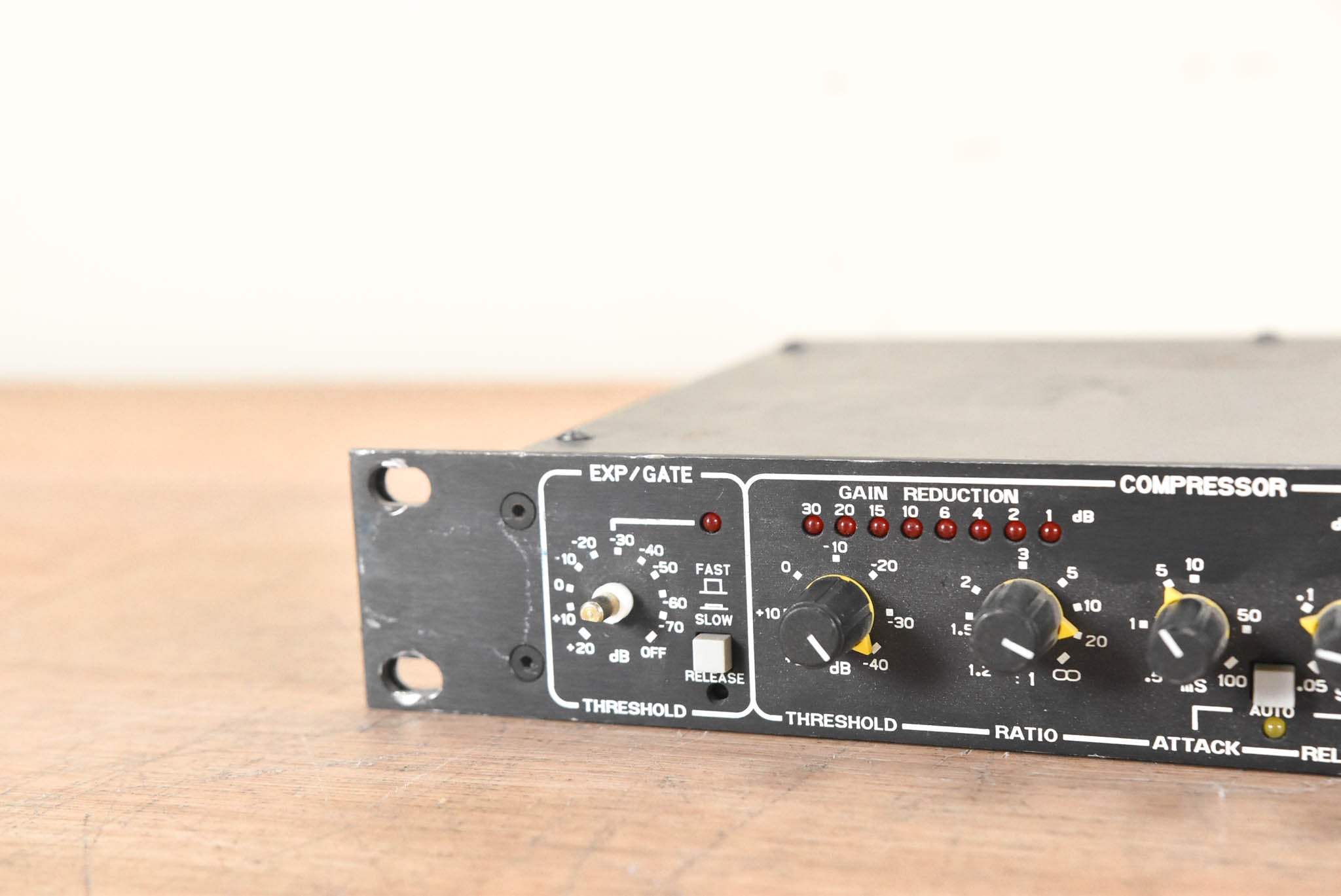 Drawmer DL241 Dual-Channel Auto Compressor