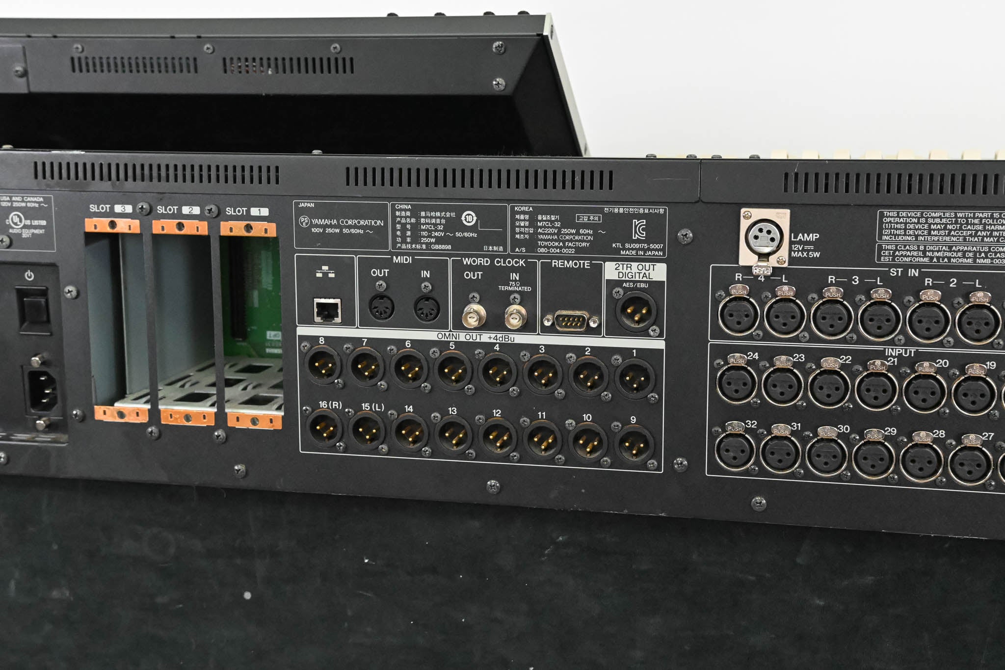 Yamaha M7CL-32 32-Channel Digital Audio Mixing Console CG01KBF