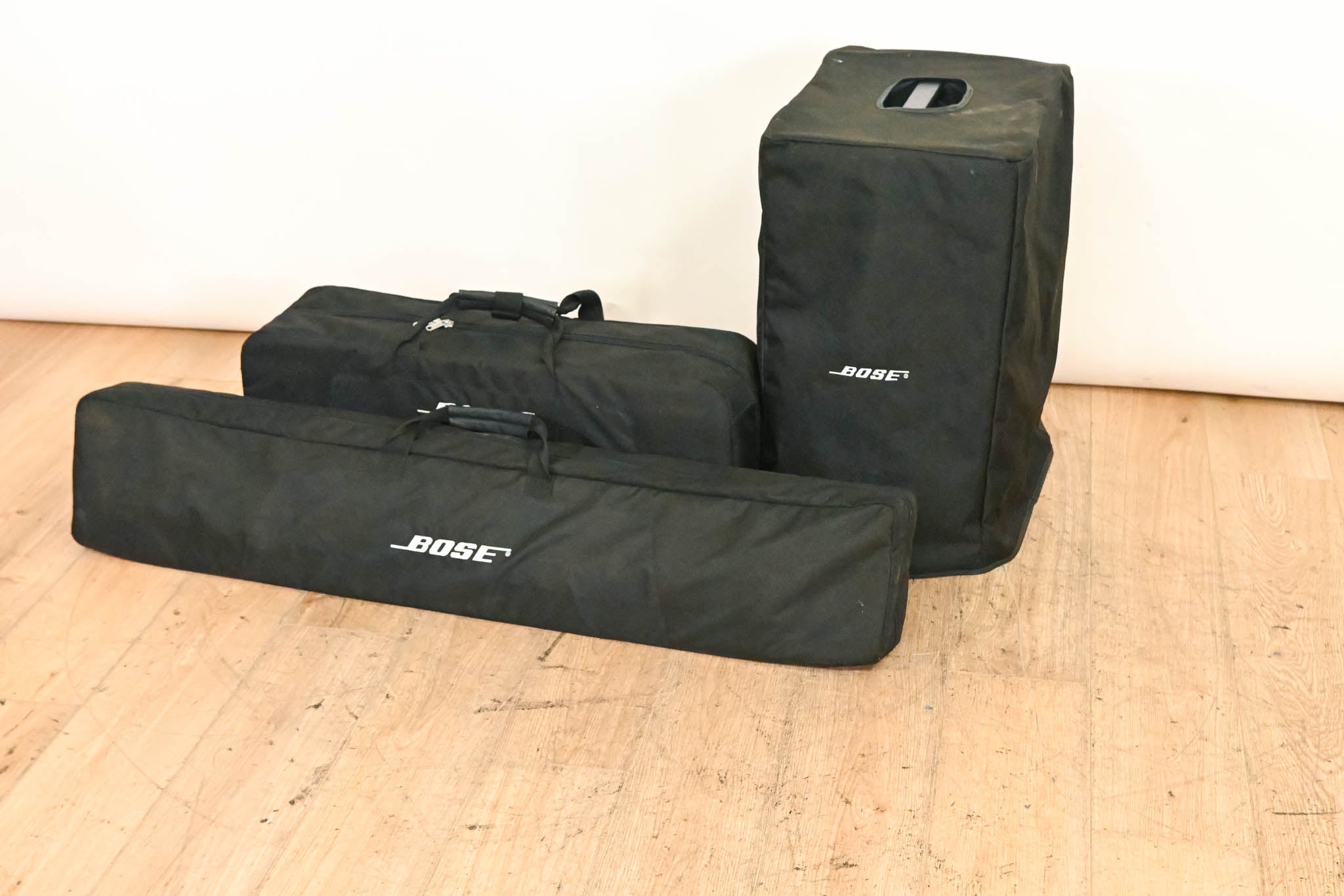 Bose L1 Model 1S with B2 Bass Module - Portable PA System