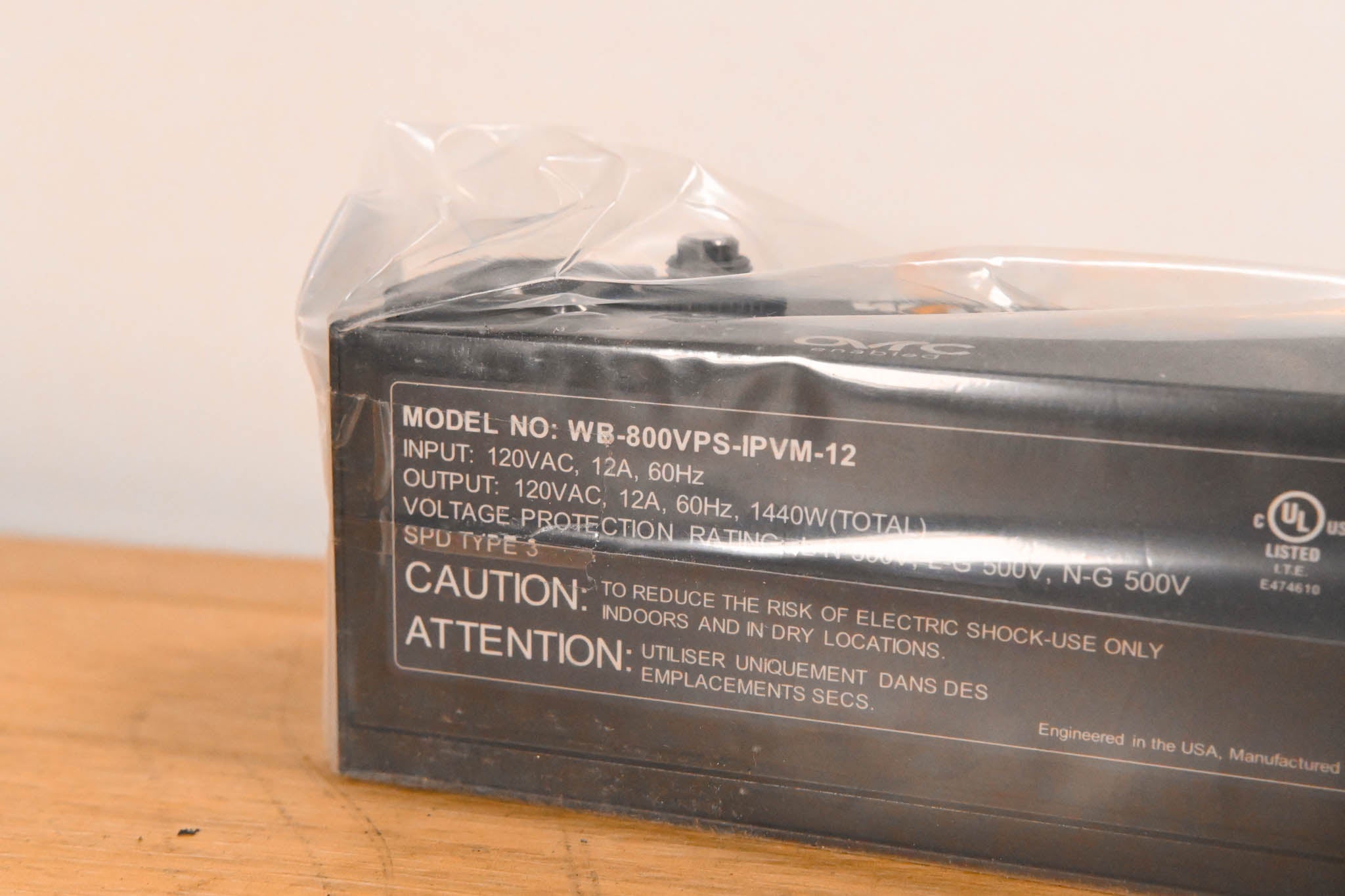 WattBox WB-800VPS-IPVM-12 Vertical IP Power Conditioner (12 Outlets)