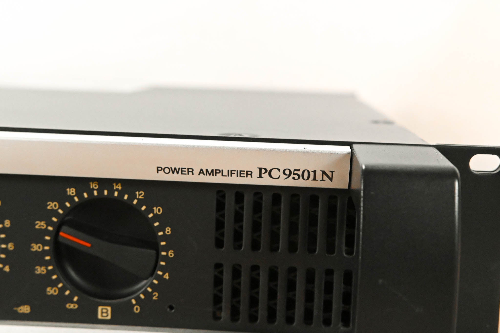 Yamaha PC9501N Two-Channel Power Amplifier