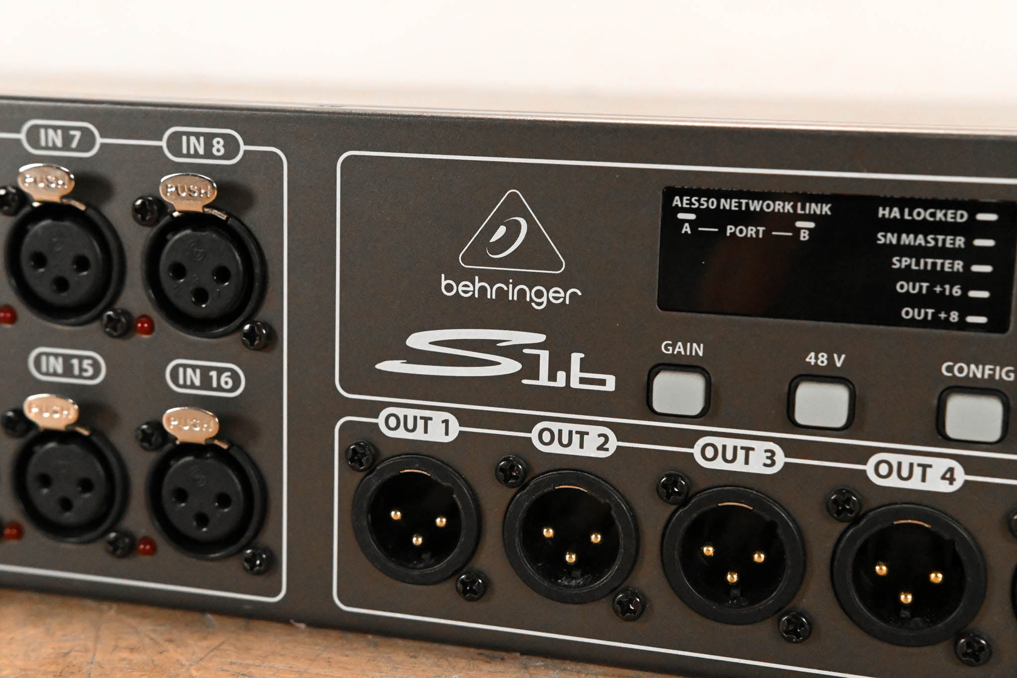 Behringer S16 16 x 8 Digital Stage Box