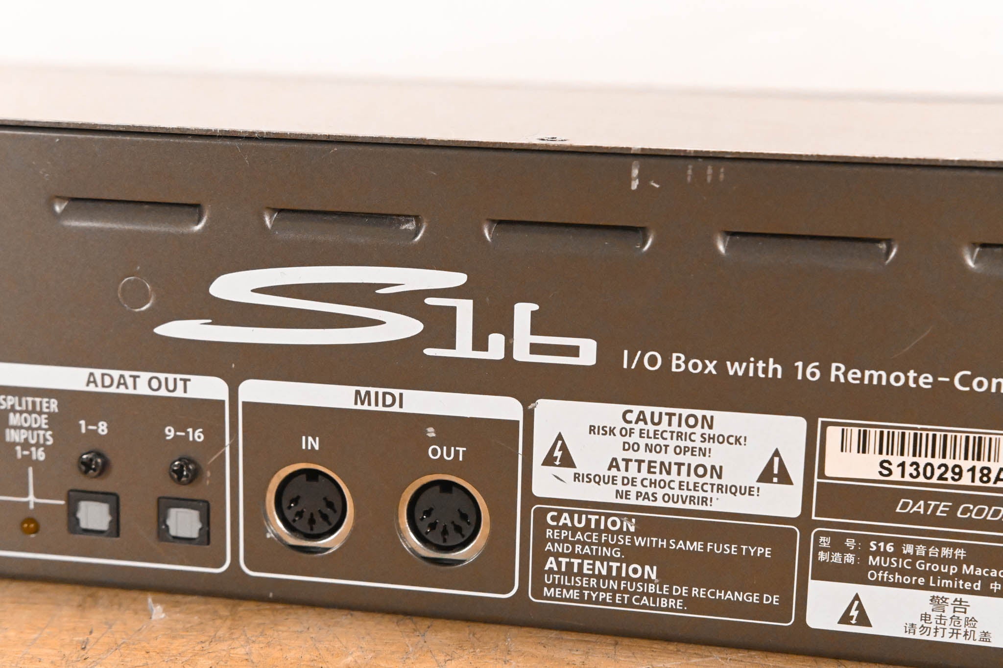 Behringer S16 16 x 8 Digital Stage Box