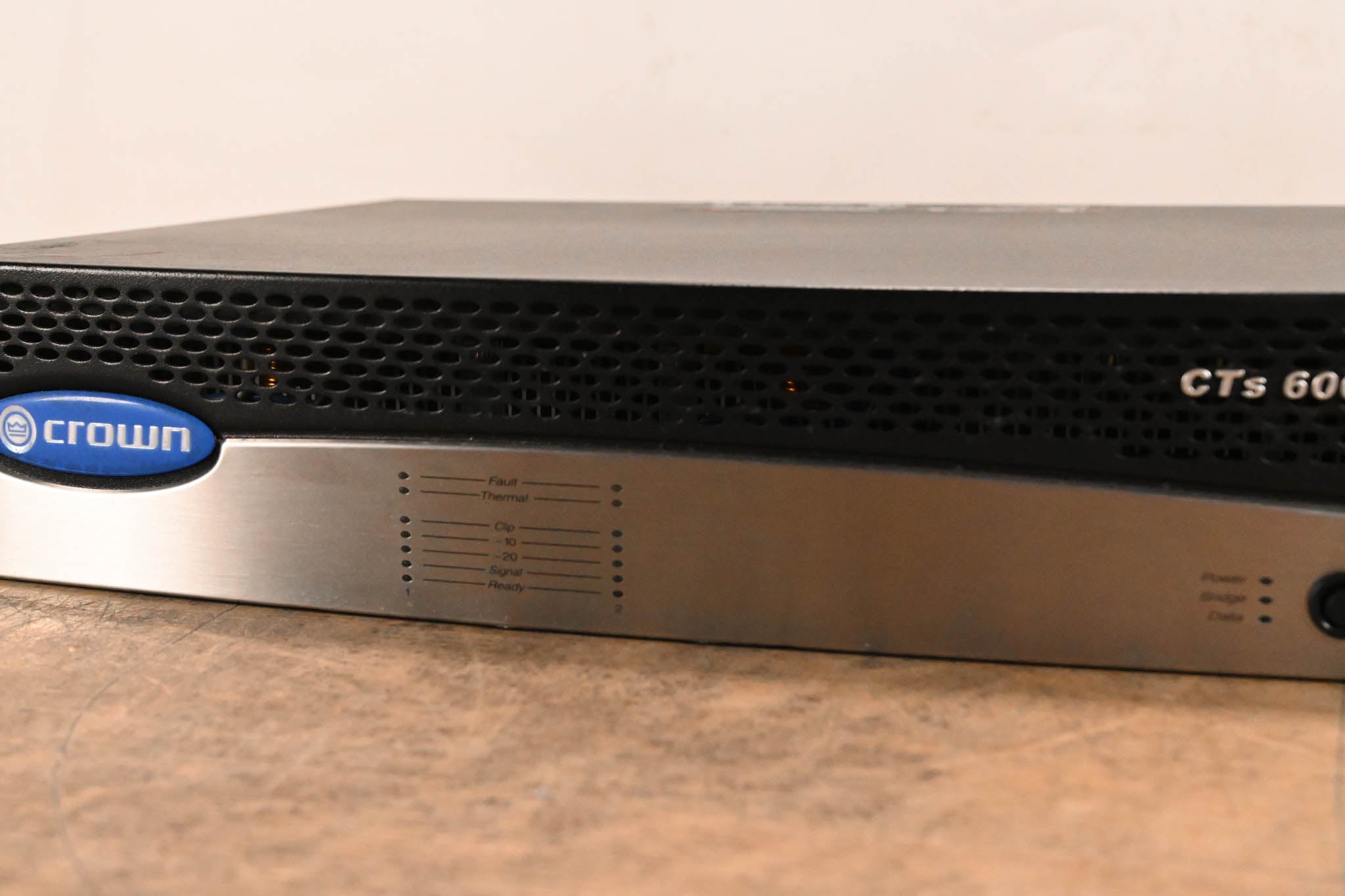 Crown CTs 600 Two-Channel 300W Power Amplifier