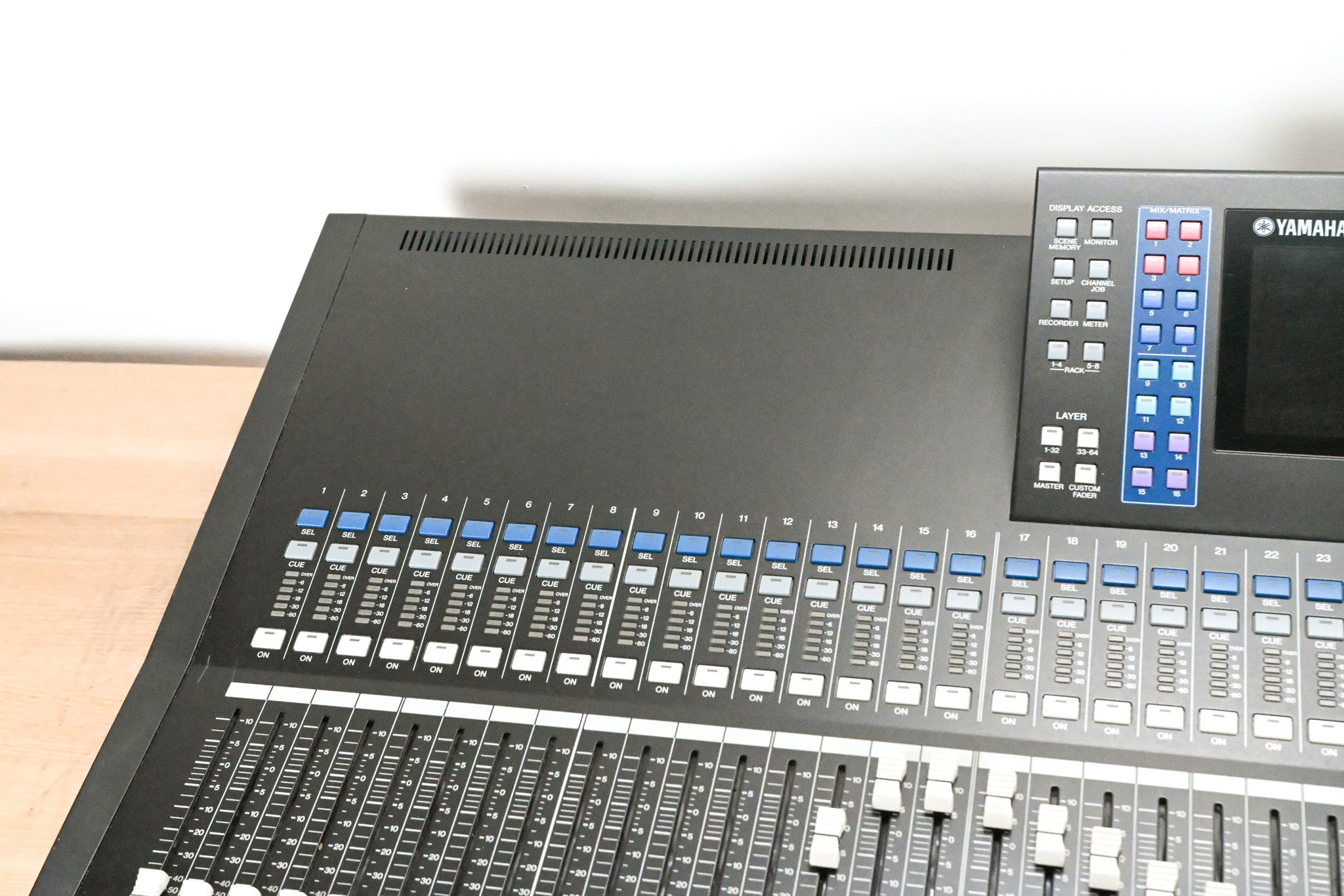 Yamaha LS9-32 32-Input Digital Mixing Console