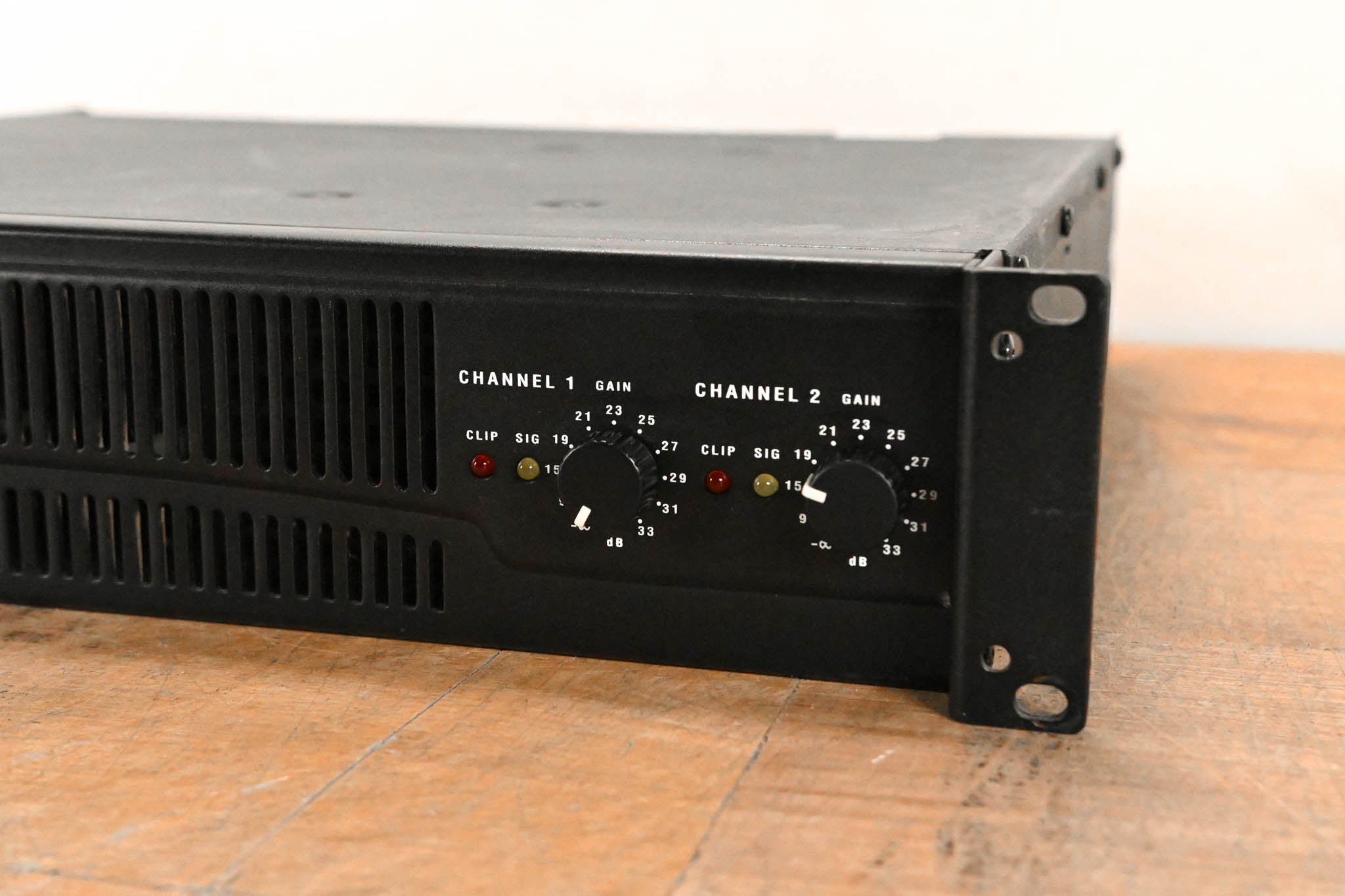 QSC RMX1850HD 2-Channel Power Amplifier