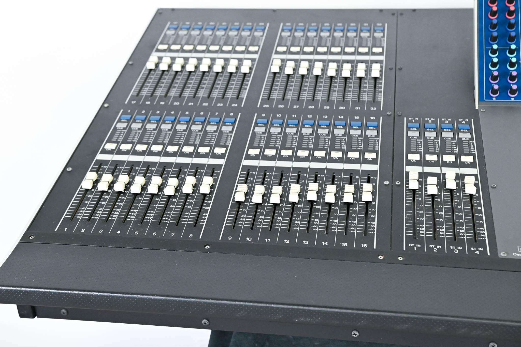 Yamaha M7CL-48 48-Channel Digital Audio Mixing Console