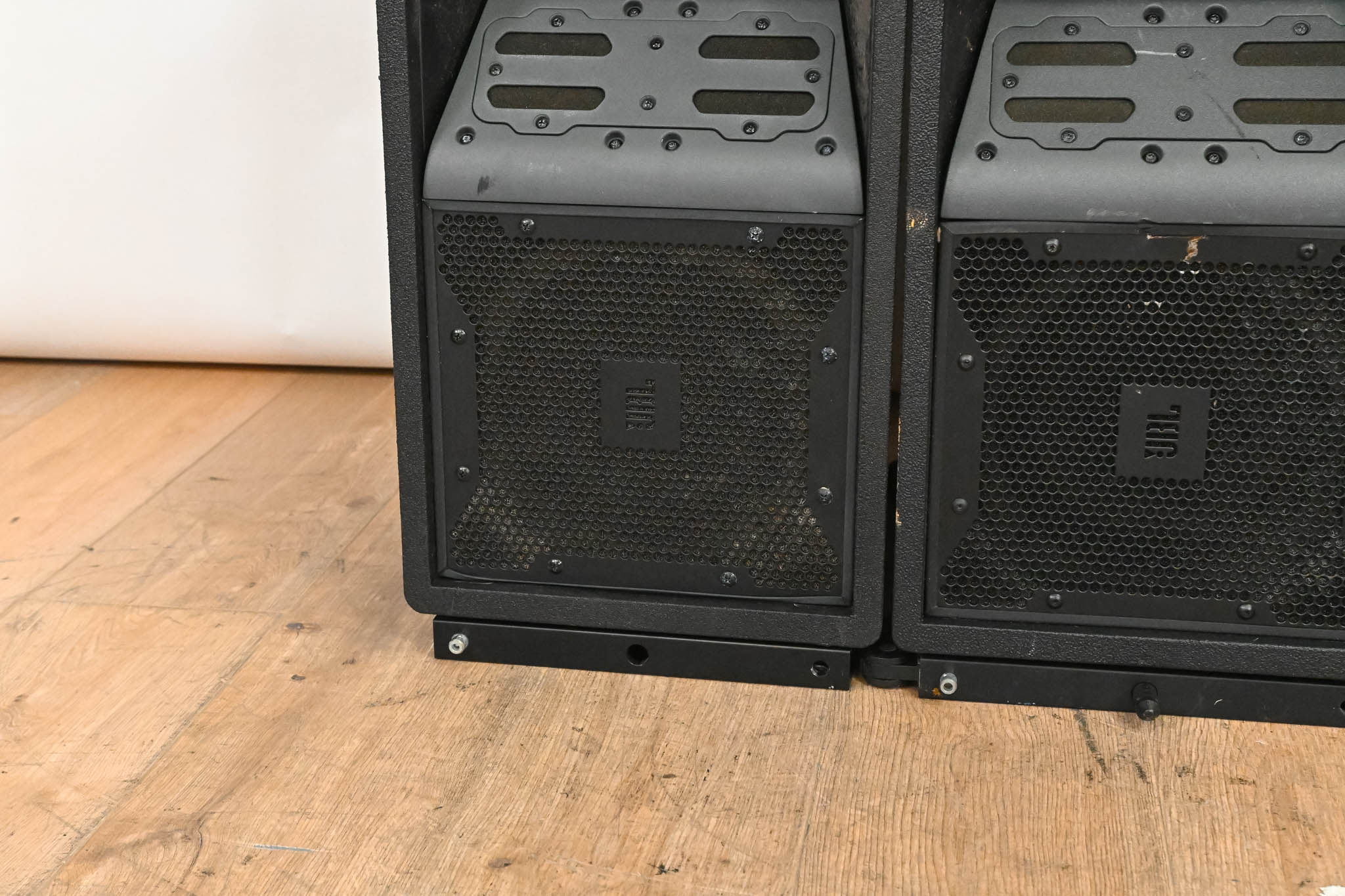 JBL VT4887 Compact Bi-Amplified 3-Way Line Array Element (PAIR)