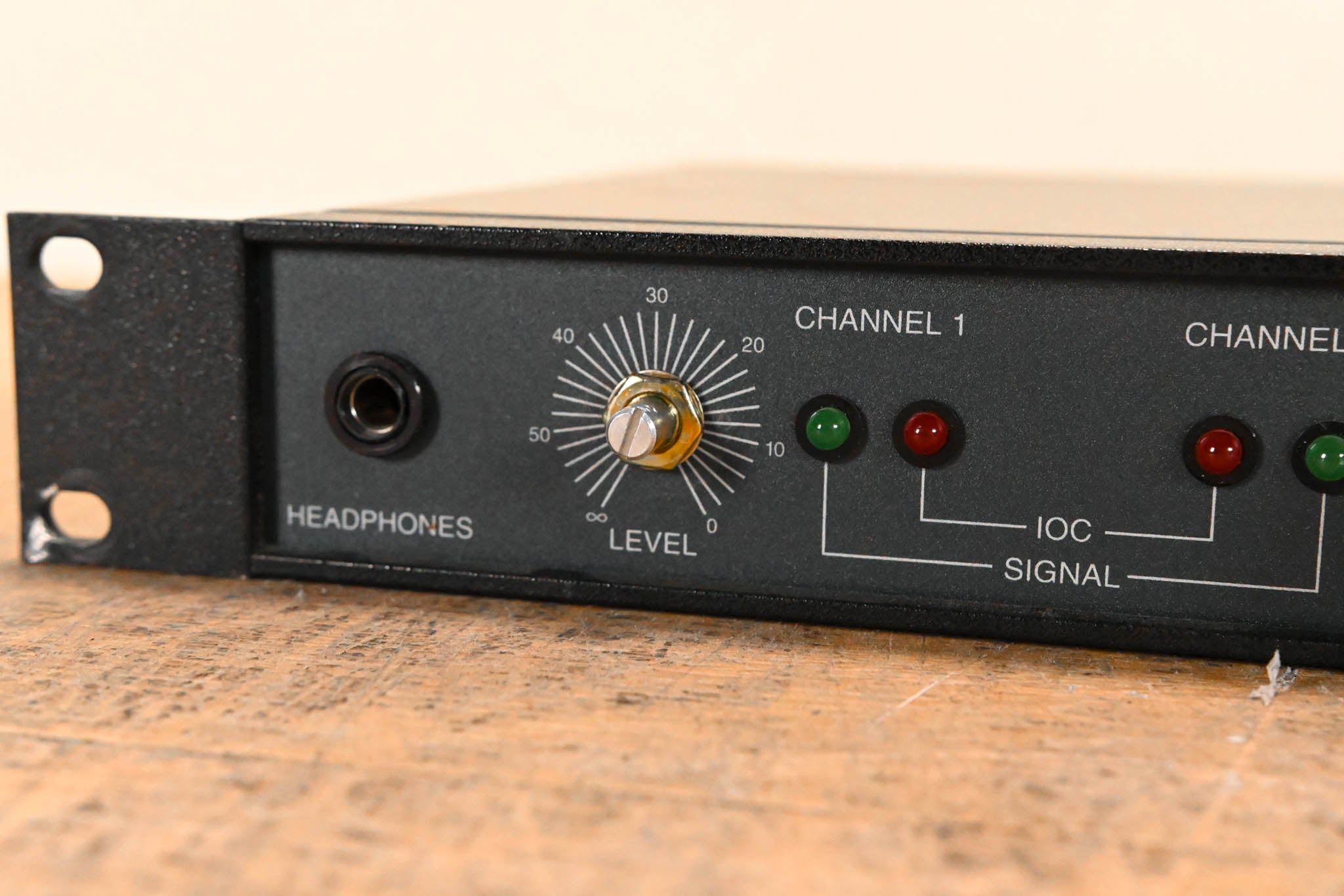 Crown D-45 Two-Channel, 35W Power Amplifier