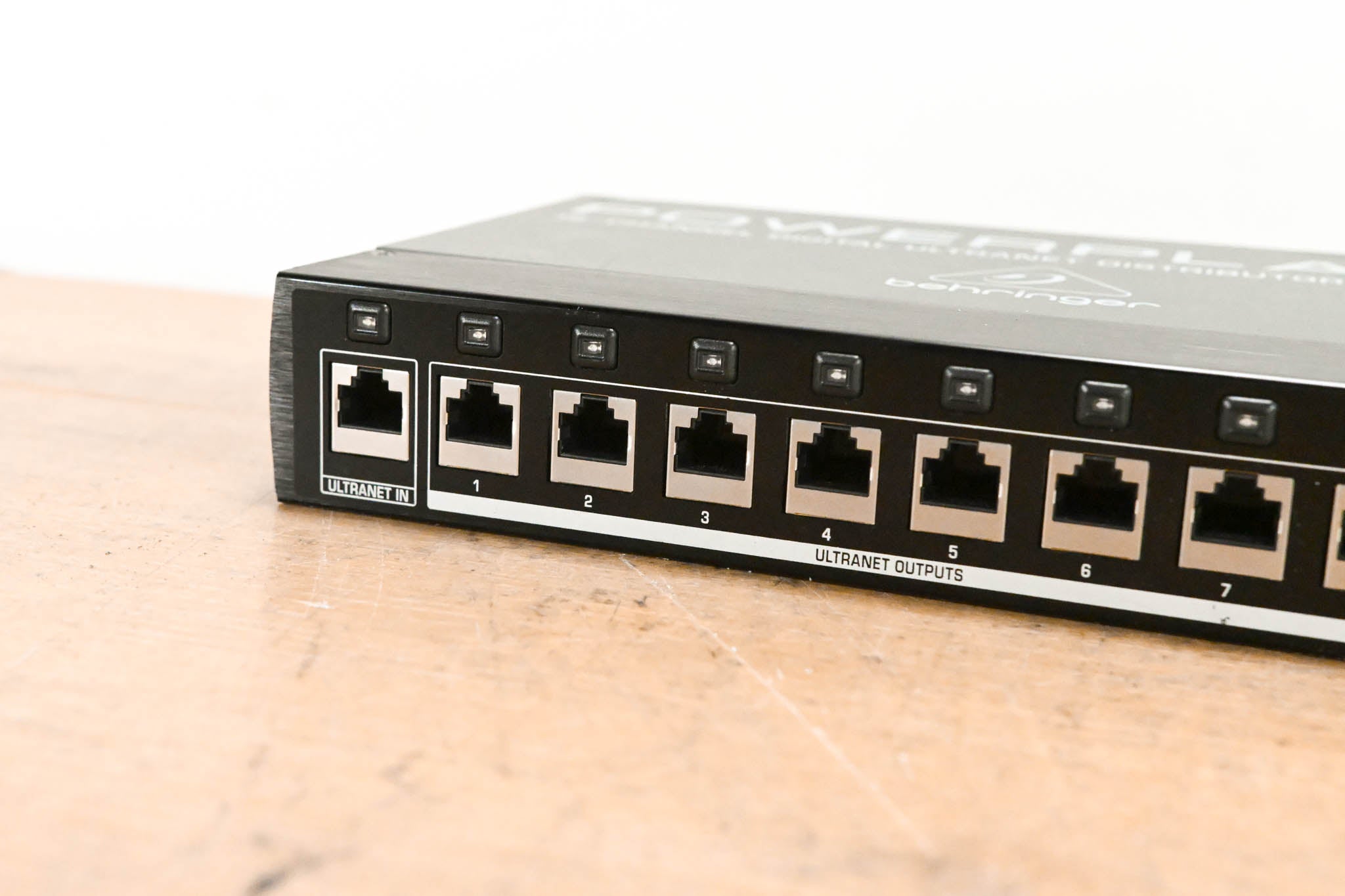 Behringer Powerplay P16-D 16-Channel Distribution Module