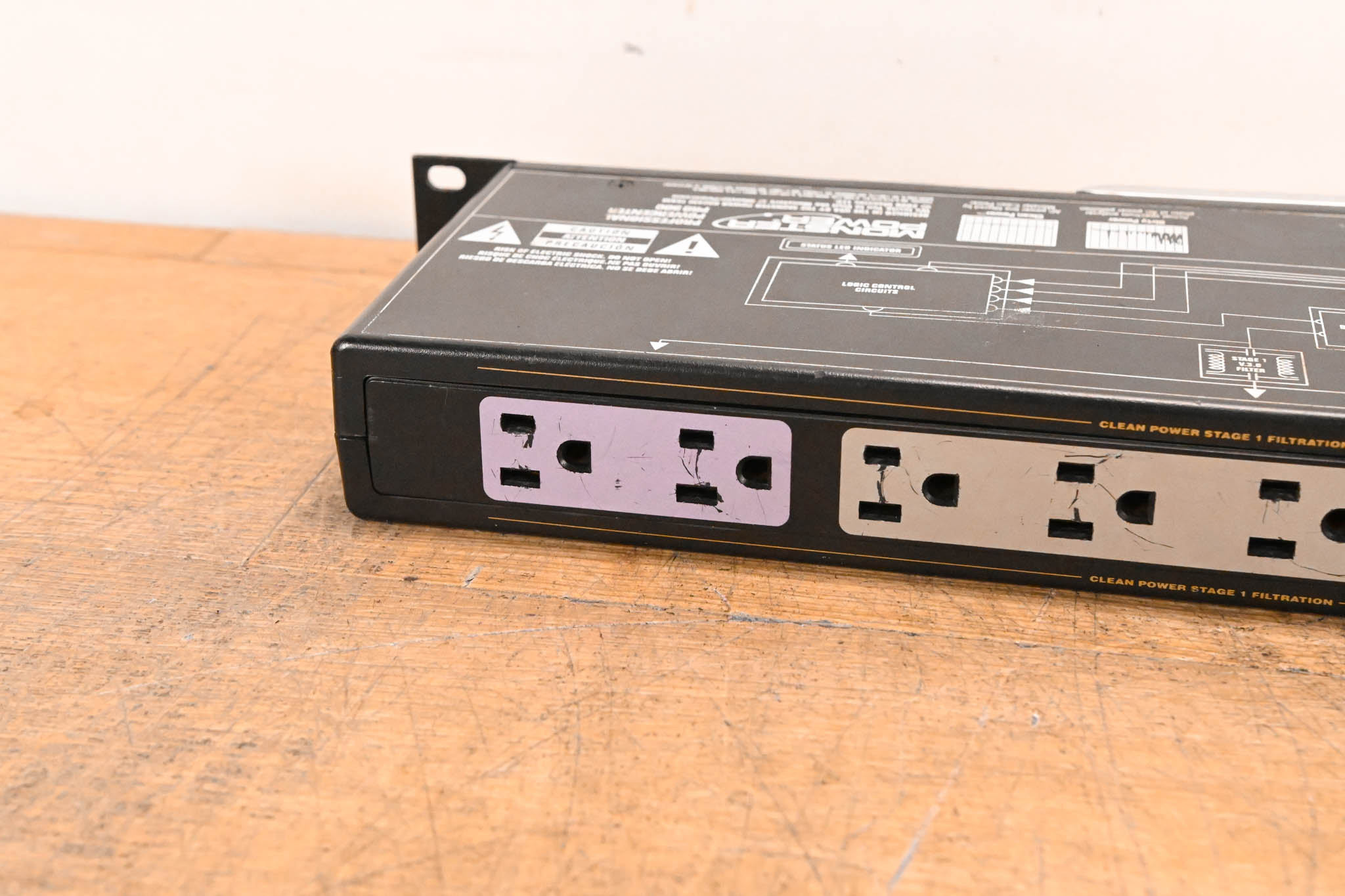 Monster Power PRO 900 PowerCenter Power Conditioner