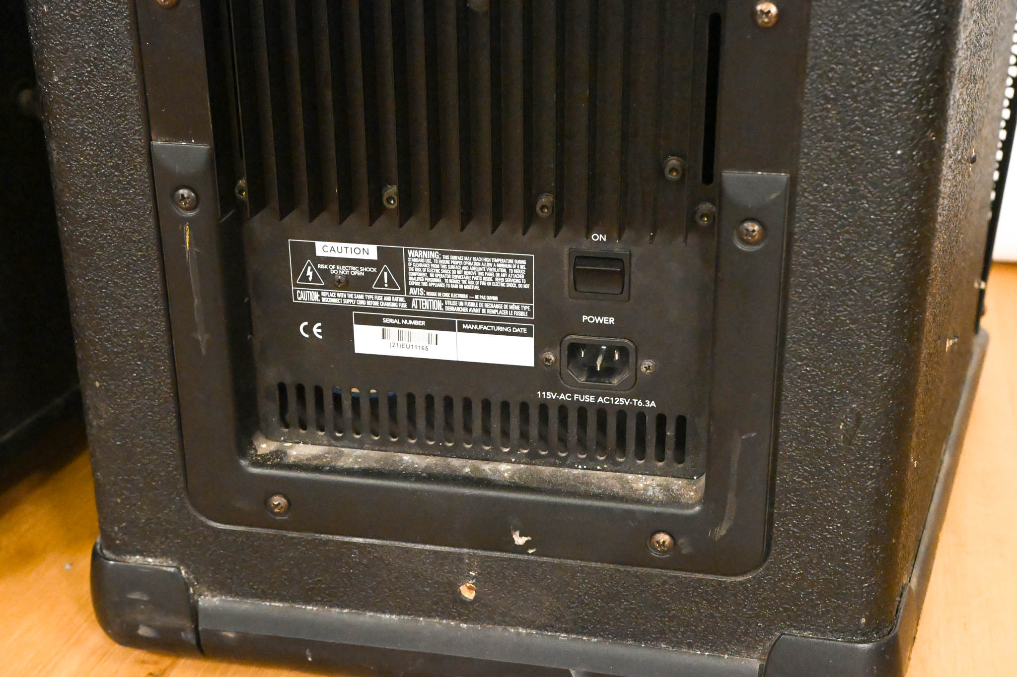 Mackie SA1521 15-inch 2-Way 500W Active Loudspeaker (PAIR)