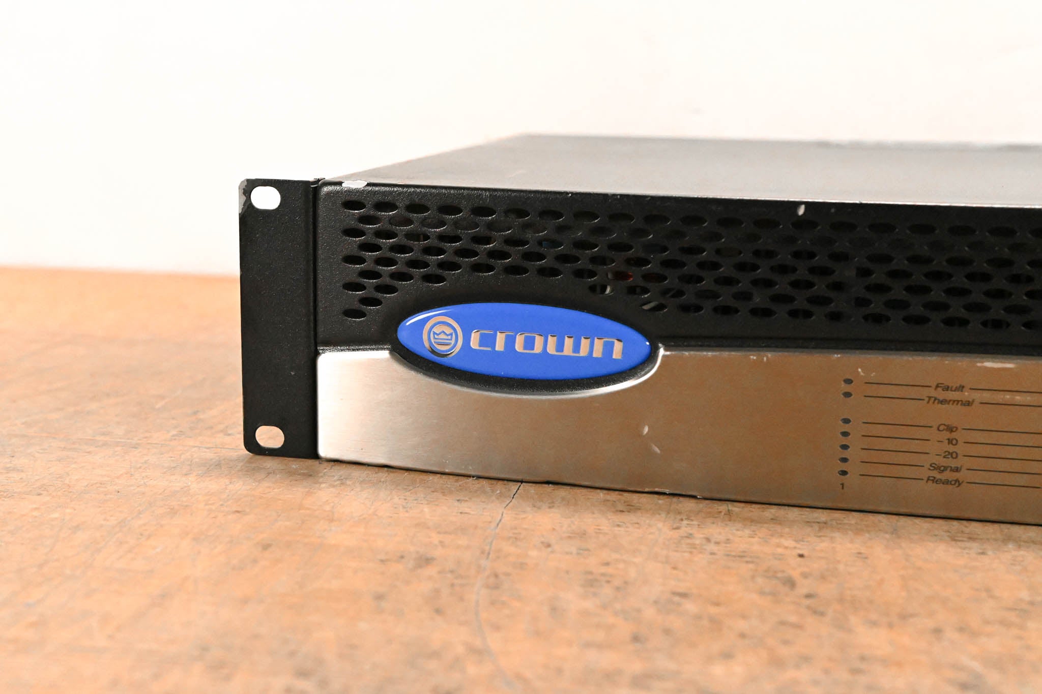 Crown CTs 600 Two-Channel 300W Power Amplifier