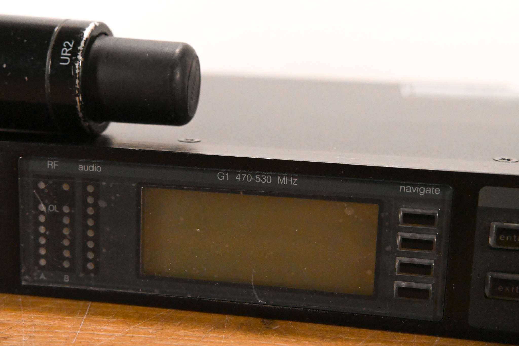 Shure UR4S+ Wireless Receiver with one UR2/SM58 Handheld Mic - G1 Band
