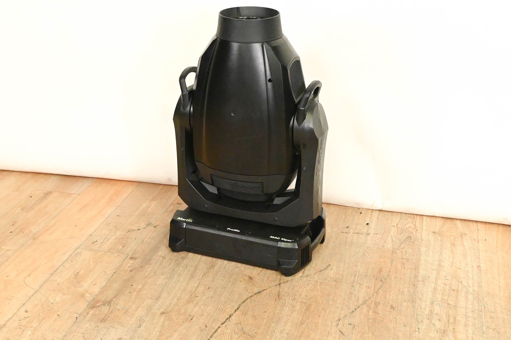 Martin MAC Viper Profile High Output Discharge-Based Moving Light