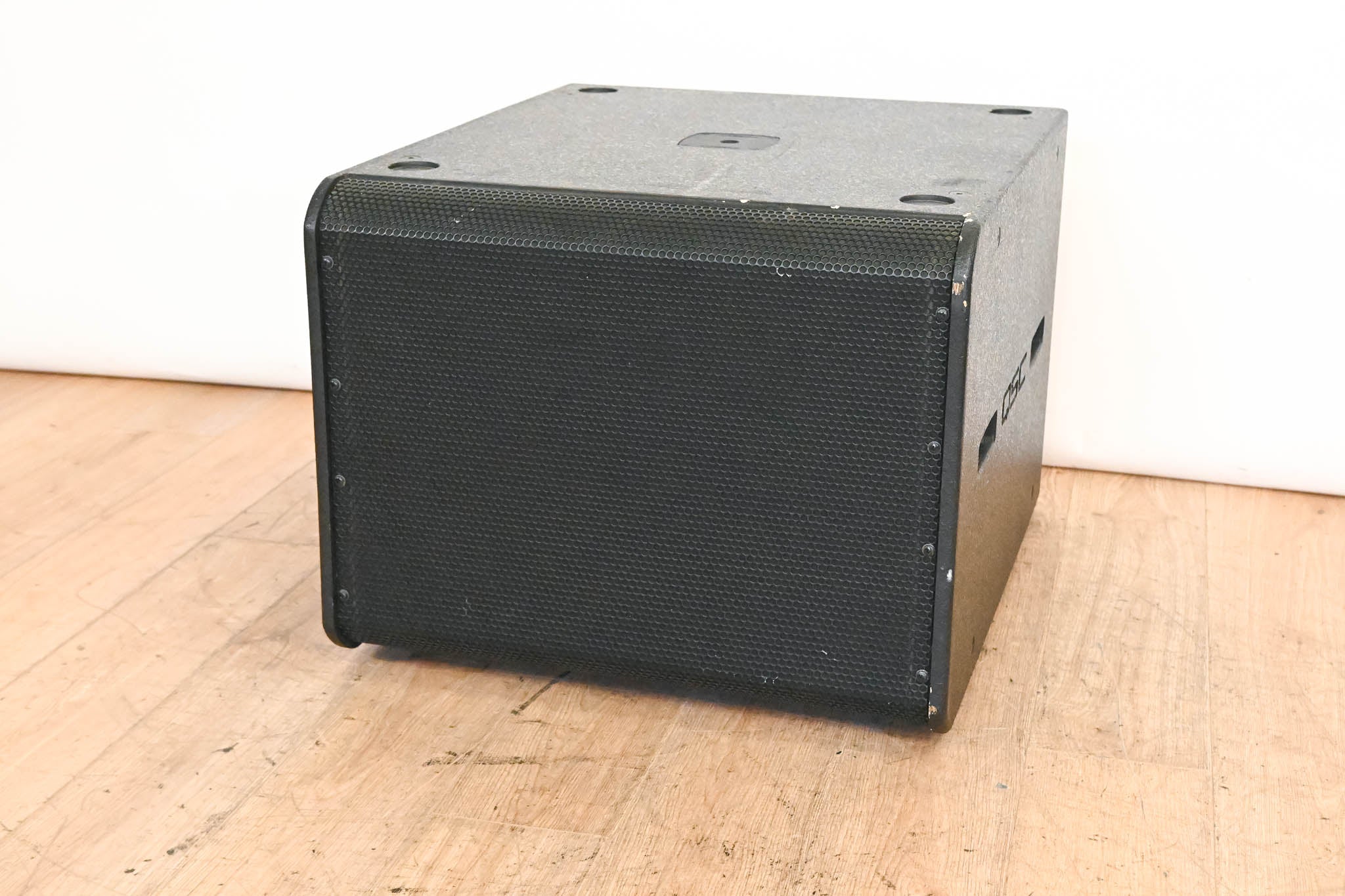QSC GP118-SW 18" 850W Passive Subwoofer