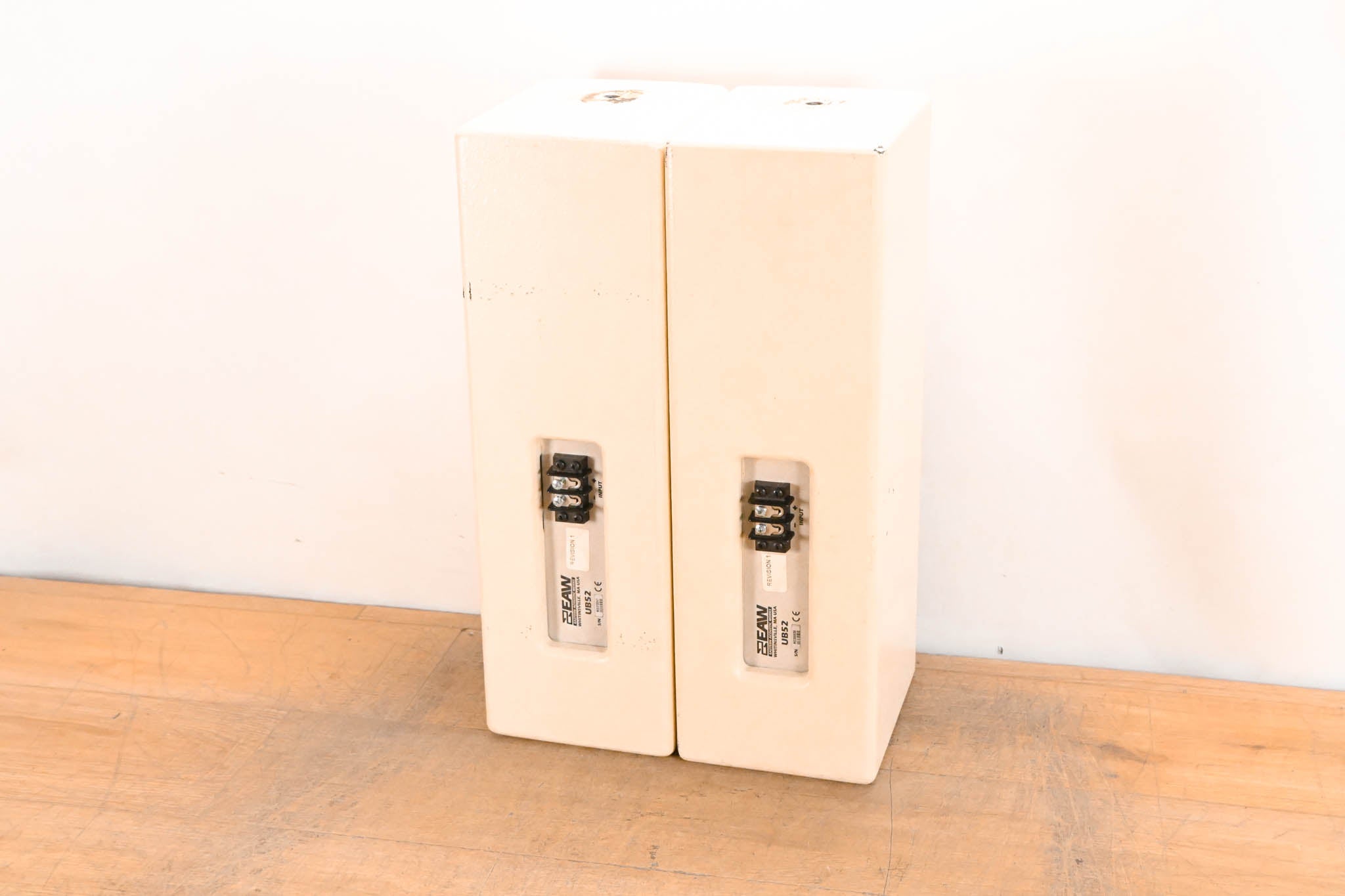 EAW UB52 Two-Way Full-Range Loudspeaker - White (PAIR)