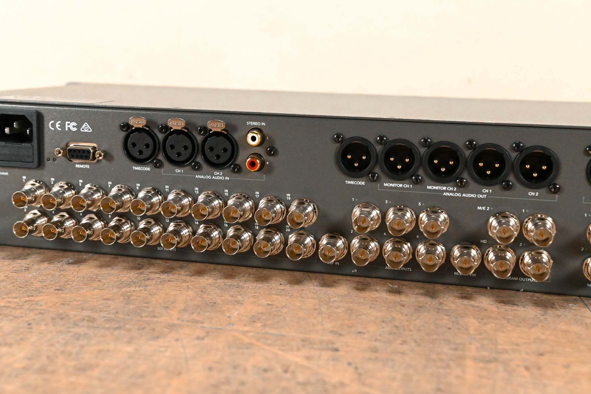 Blackmagic Design ATEM 4 M/E Broadcast Studio 4K