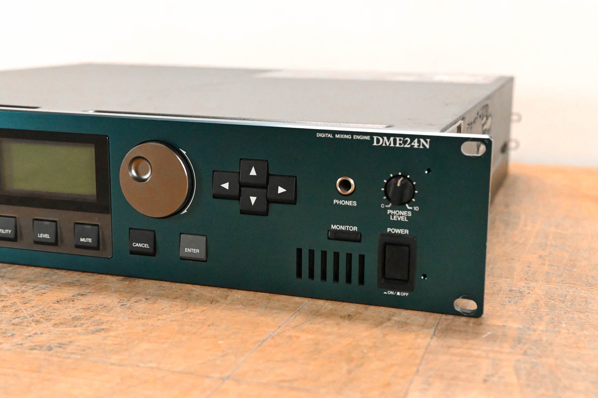 Yamaha DME24N Digital Mixing Engine
