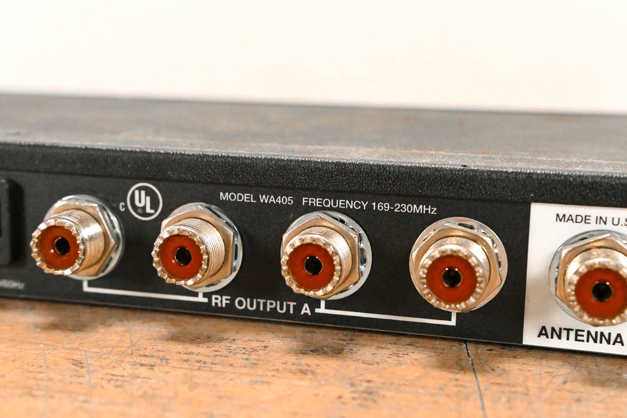 Shure WA405 Antenna/Power Distribution System