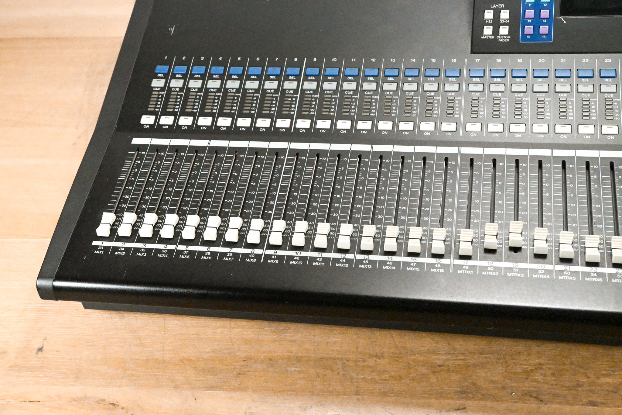 Yamaha LS9-32 32-Input Digital Mixing Console