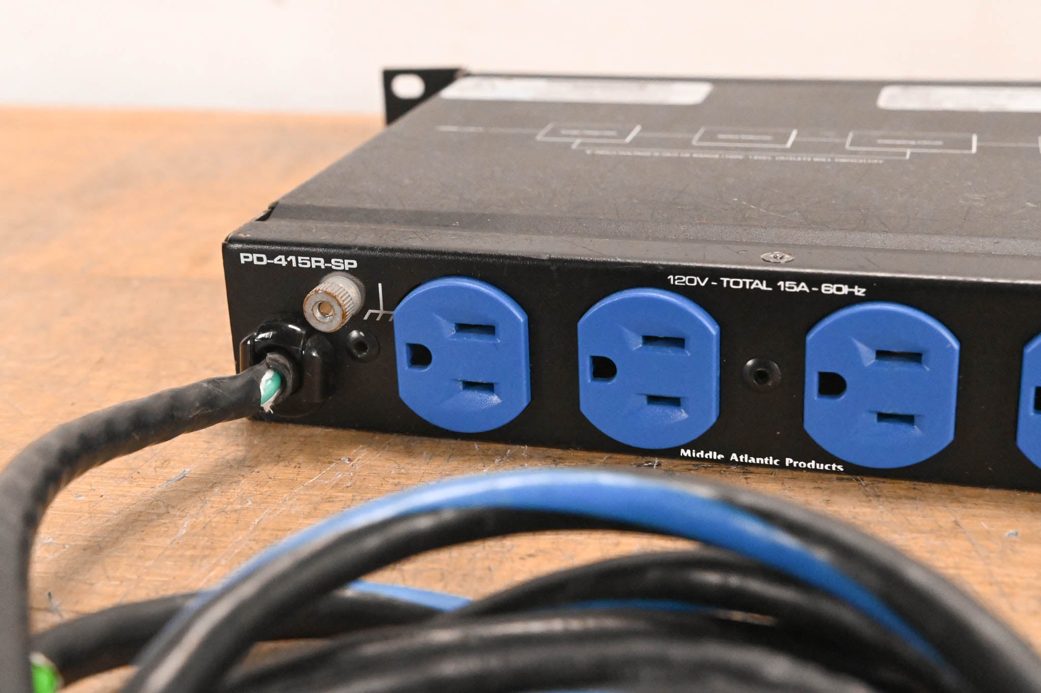 Middle Atlantic PD-415R-SP 4-Outlet 15 Amp Rackmount Power Strip