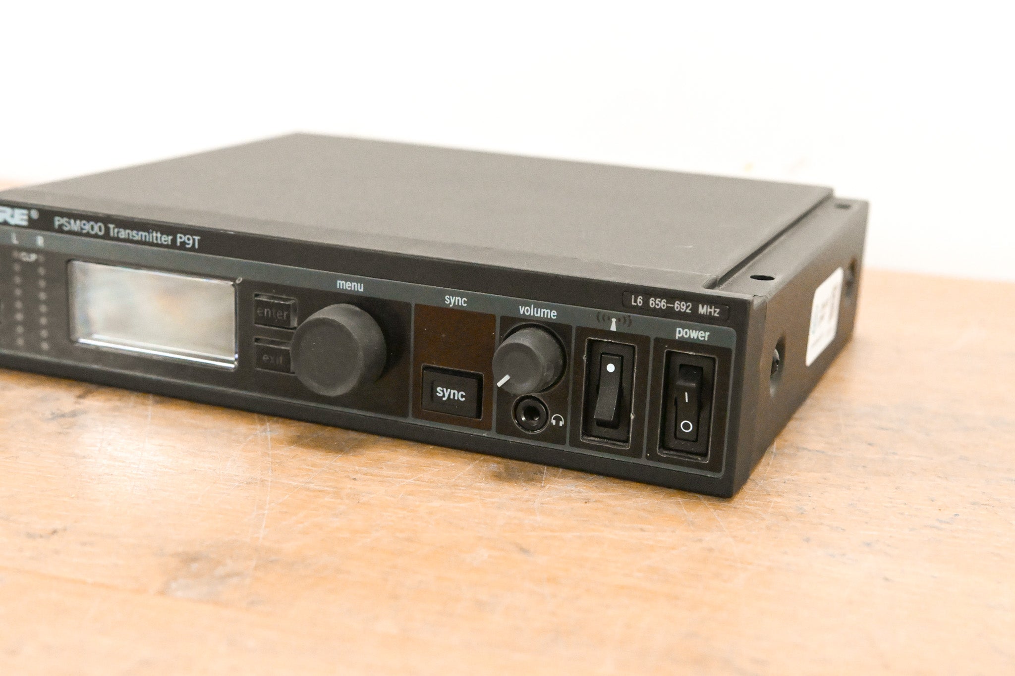 Shure PSM 900 Wireless IEM System L6 Band: 656-692 MHz (NO POWER SUPPLY)
