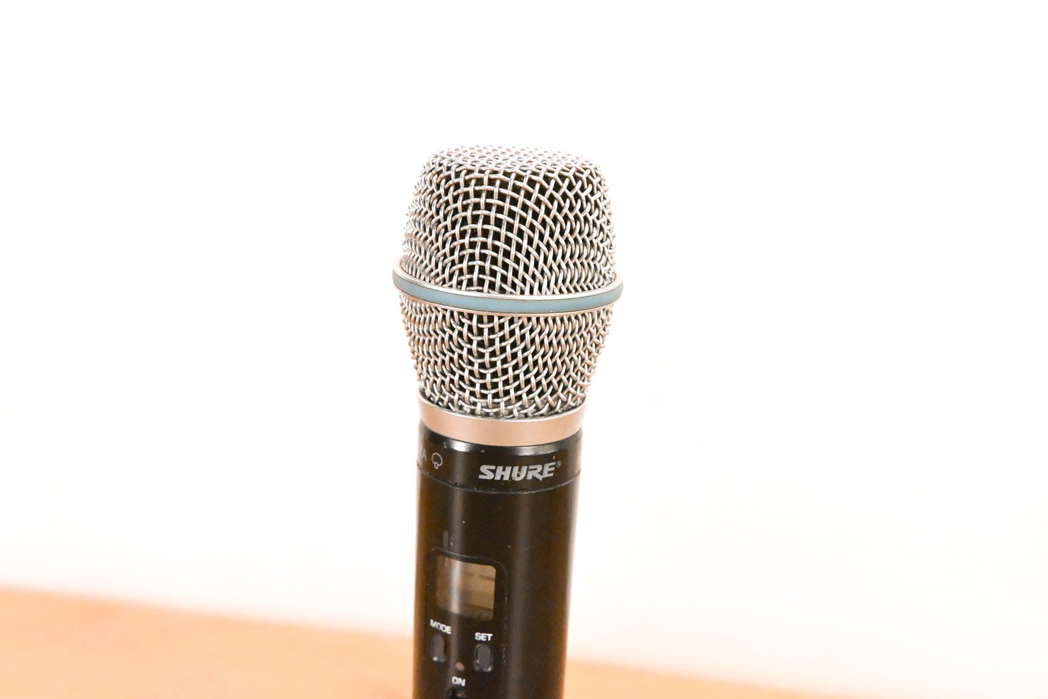 Shure ULXP24/BETA87A Handheld Wireless System - M1 Band NO POWER SUPPLY