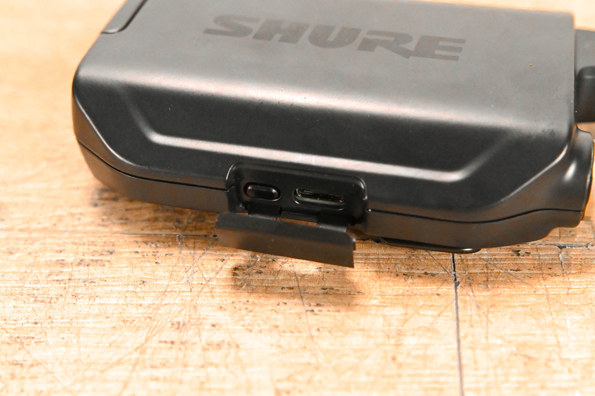 Shure GLXD1+ Digital Wireless Dual Band Bodypack Transmitter - Z3 Band