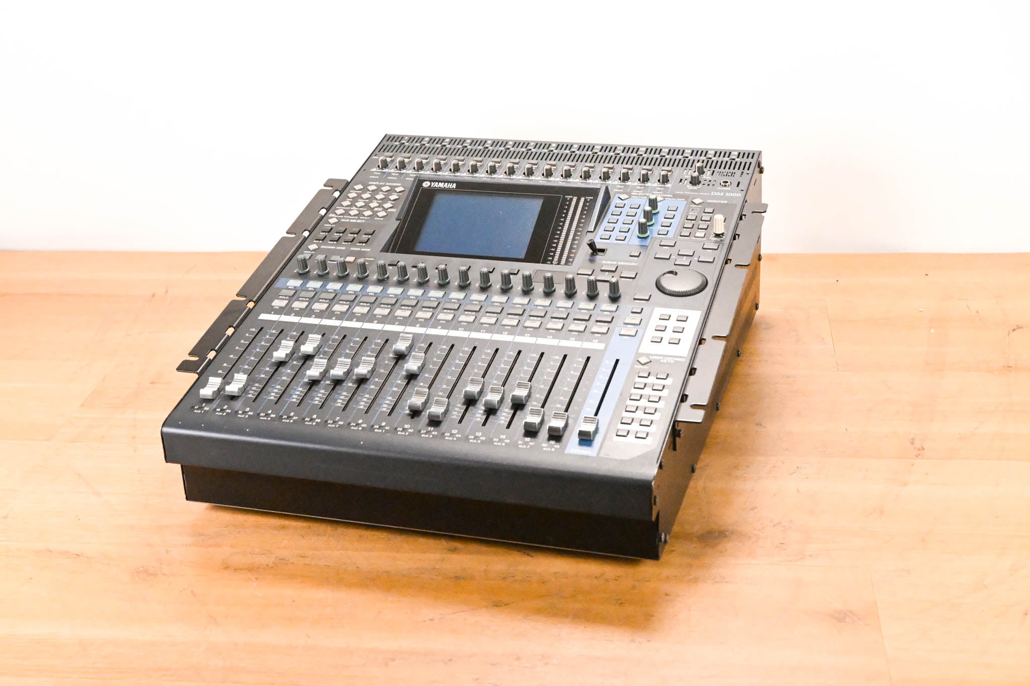 Yamaha DM1000 48-Channel Digital Audio Mixing Console CG010HP