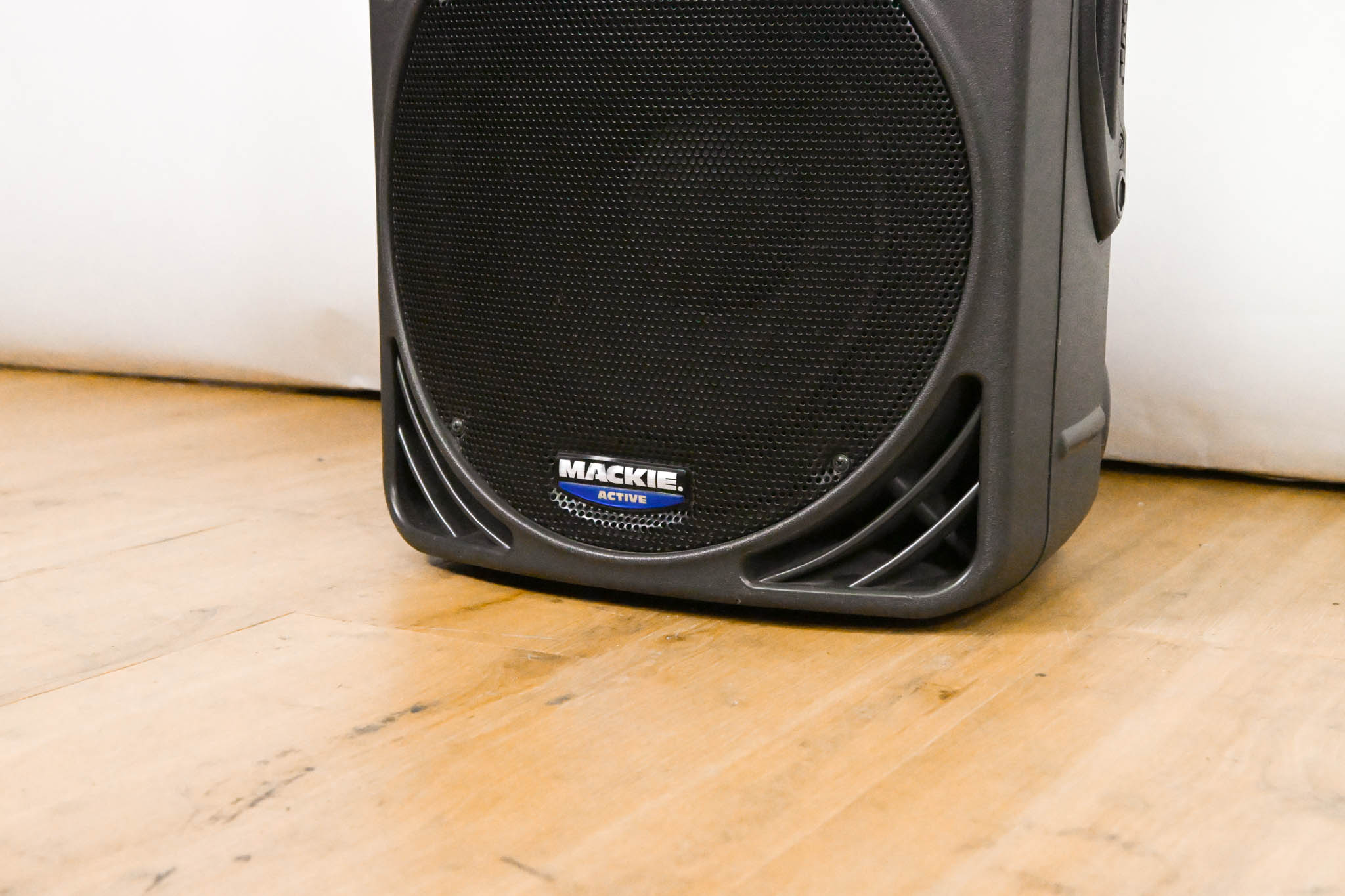 Mackie SRM450 Active Two-Way Sound Reinforcement Speaker