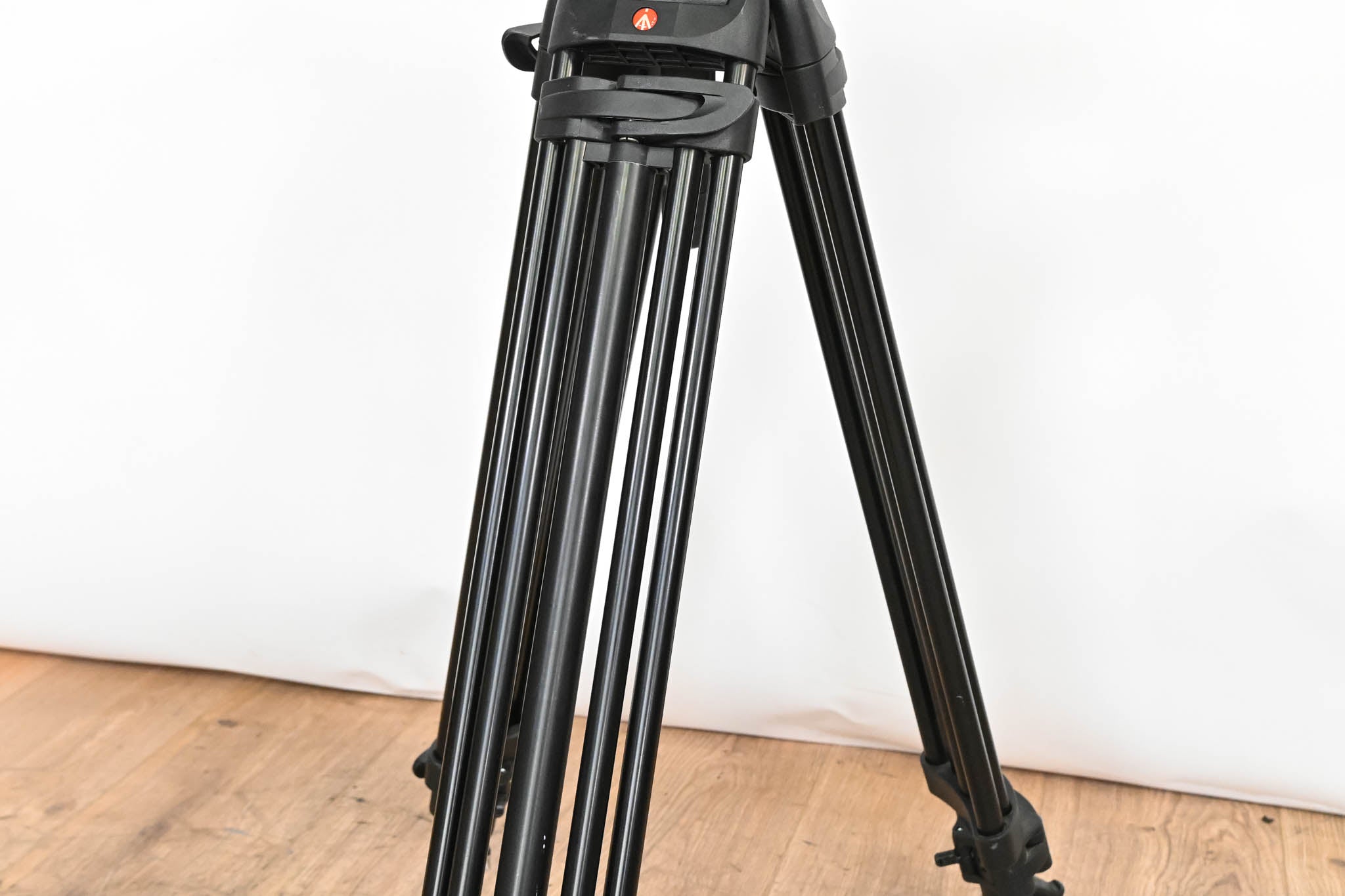 Manfrotto 509HD Professional Video Head w/ 546B 3-Stage Aluminum Tripod