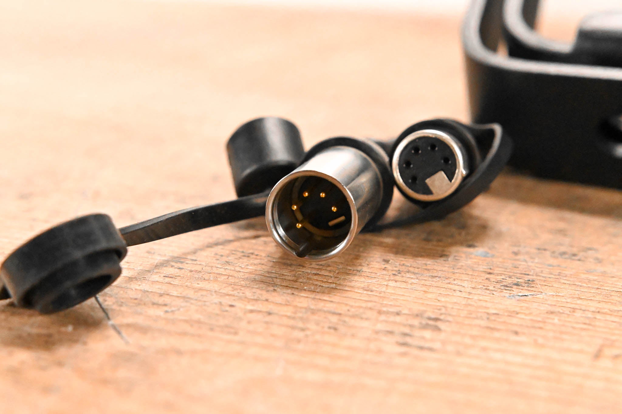 Elation Fuze Par Z120 IP 120W RGBW LED Par with Zoom (NO POWER SUPPLY)