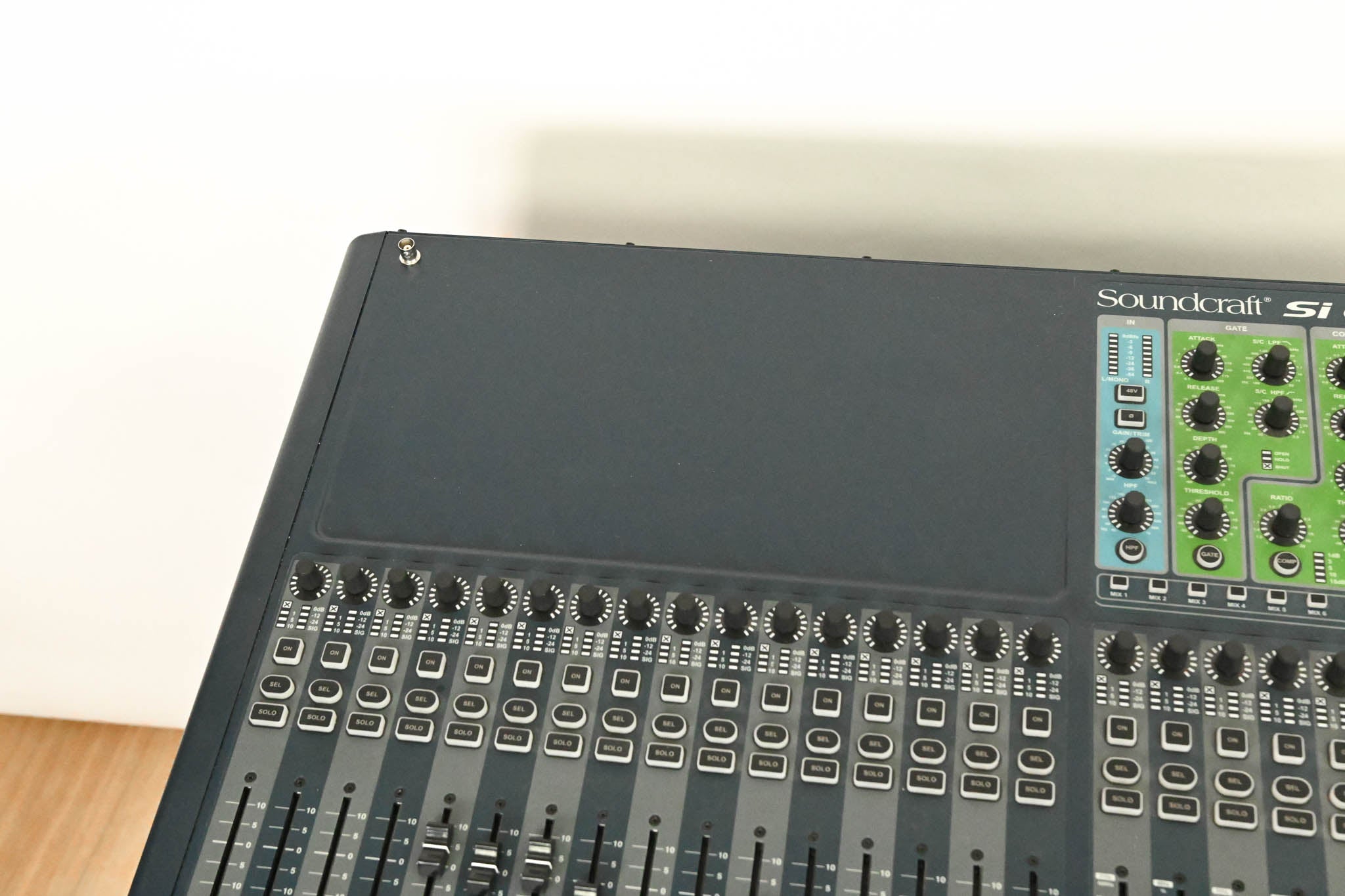 Soundcraft Si Expression 3 32-Channel Digital Mixer