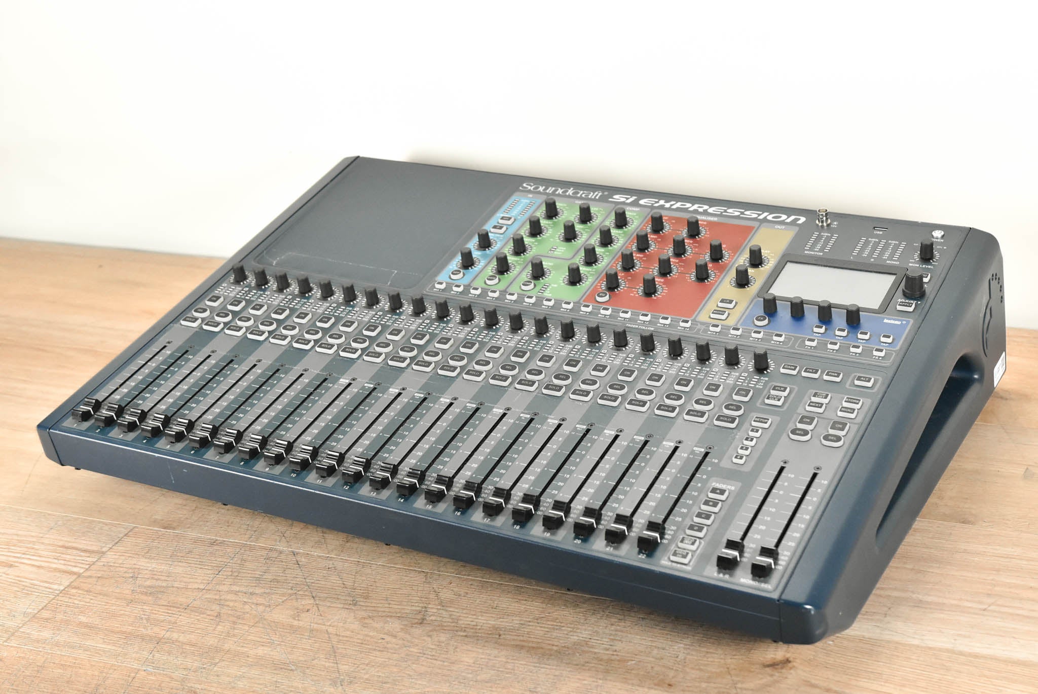 Soundcraft Si Expression 2 24-Channel Digital Audio Mixer