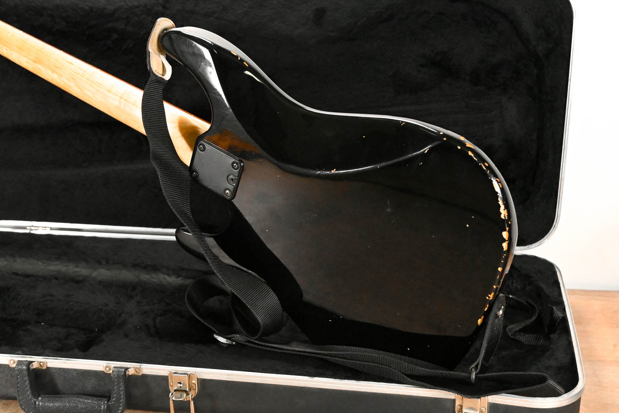 Peavey Forum 4-String Bass Guitar with Hard Case