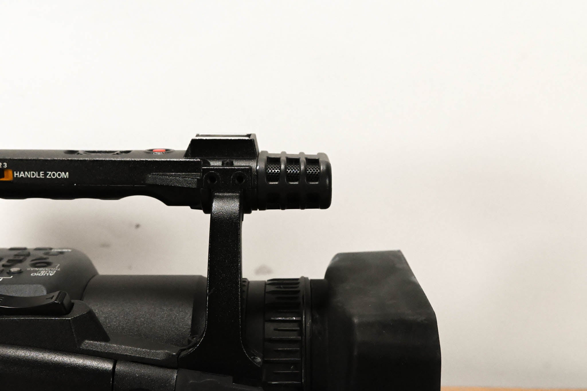 Panasonic AG-HVX200P 3-CCD P2/DVCPRO HD Format Camcorder