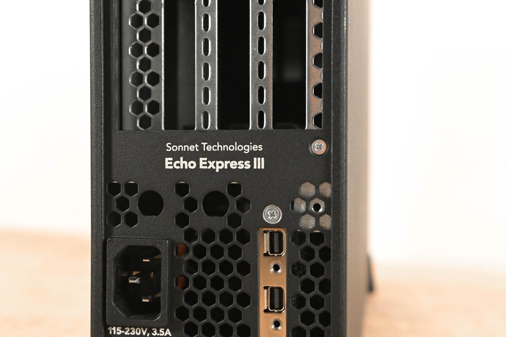 Sonnet Echo Express III Thunderbolt 2 Expansion System