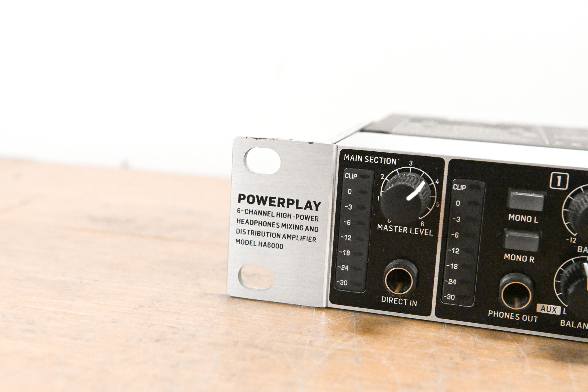 Behringer POWERPLAY HA6000 6-CH Headphone Mixing/Distribution Amplifier