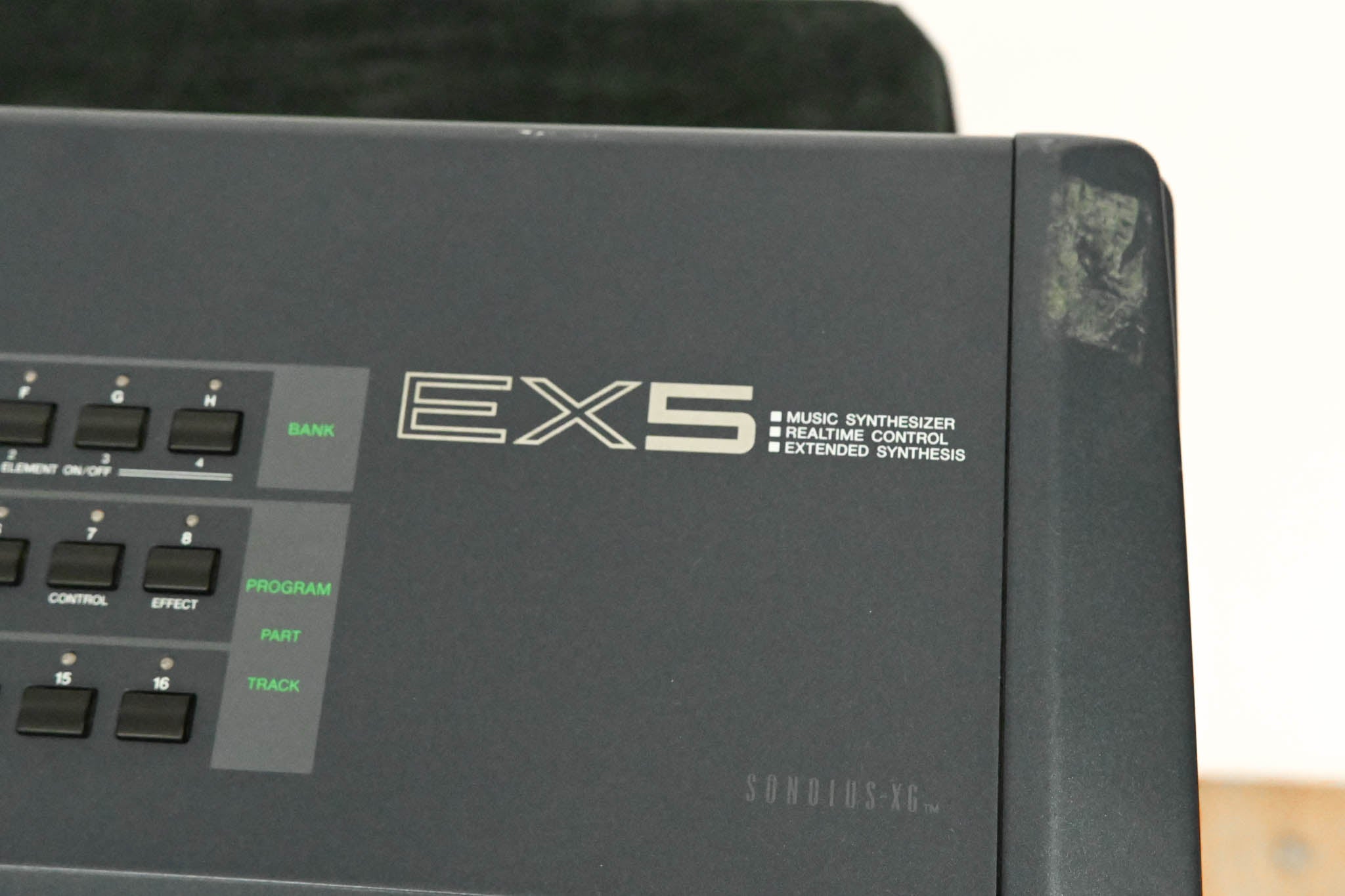 Yamaha EX5 76-key Synthesizer Workstation