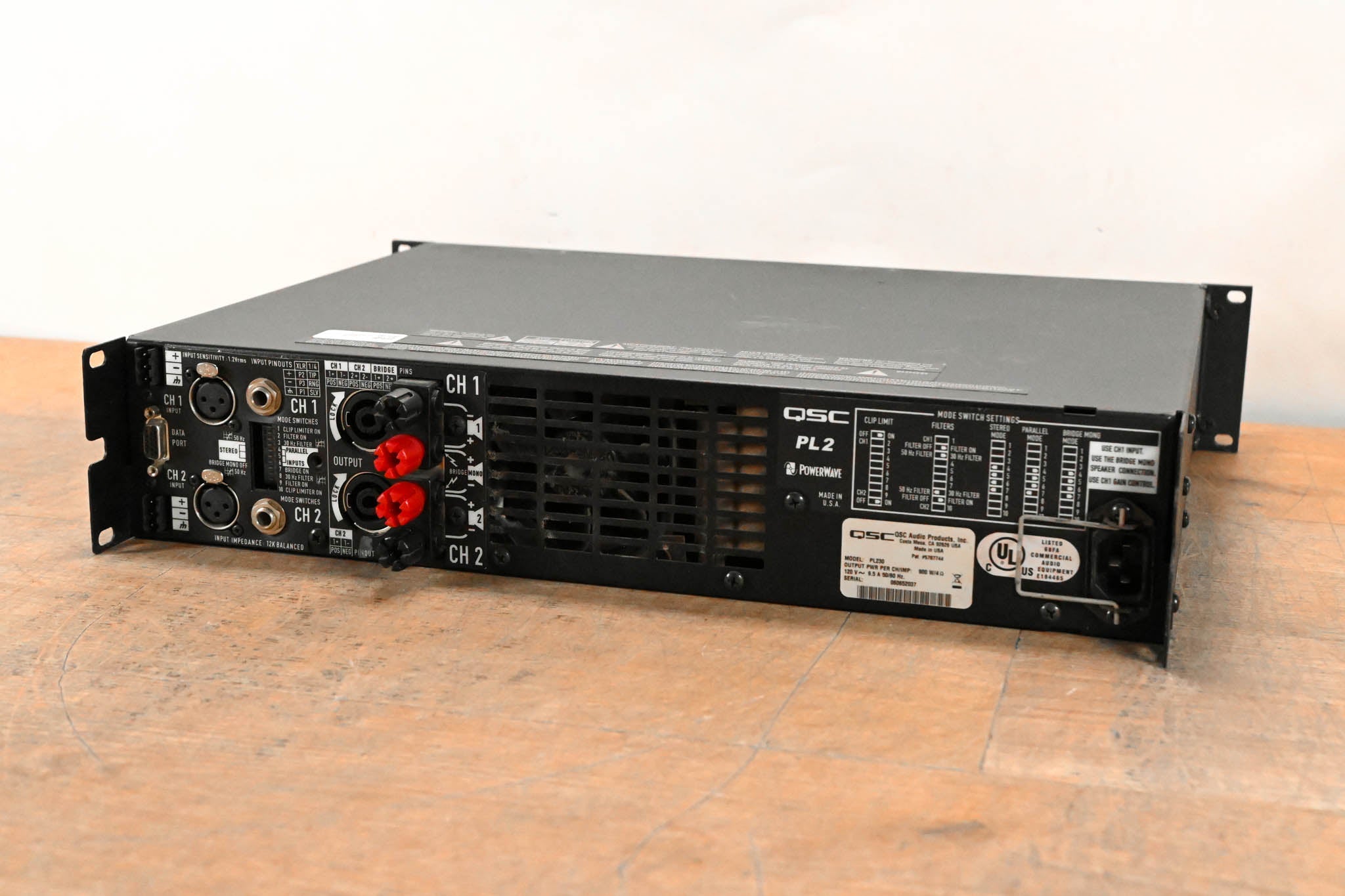 QSC PL230 PowerLight 2 Series 2-Channel 1500W Power Amplifier
