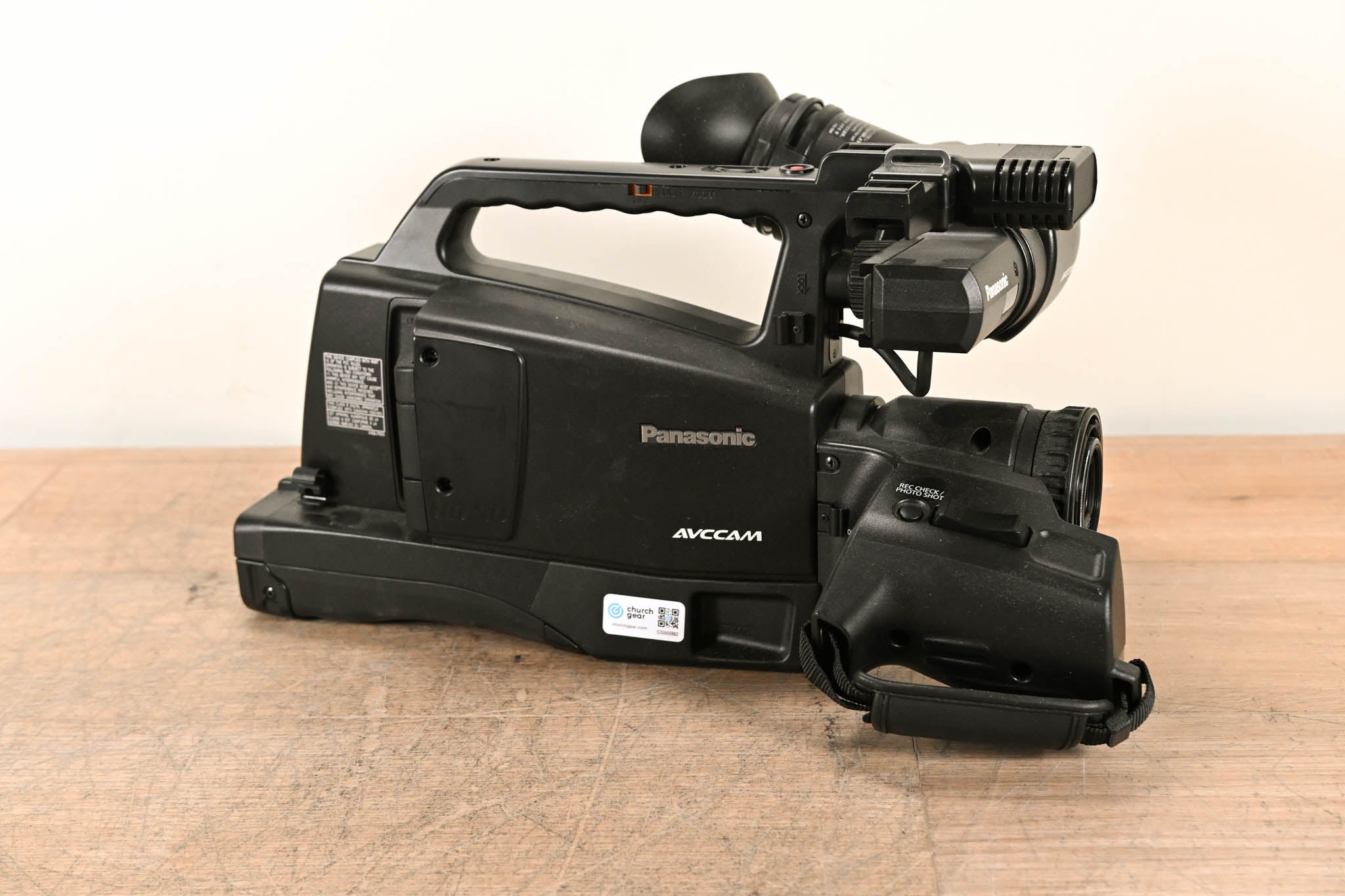 Panasonic AG-HMC80P 3MOS AVCCAM HD Shoulder-Mount Camcorder with Lens