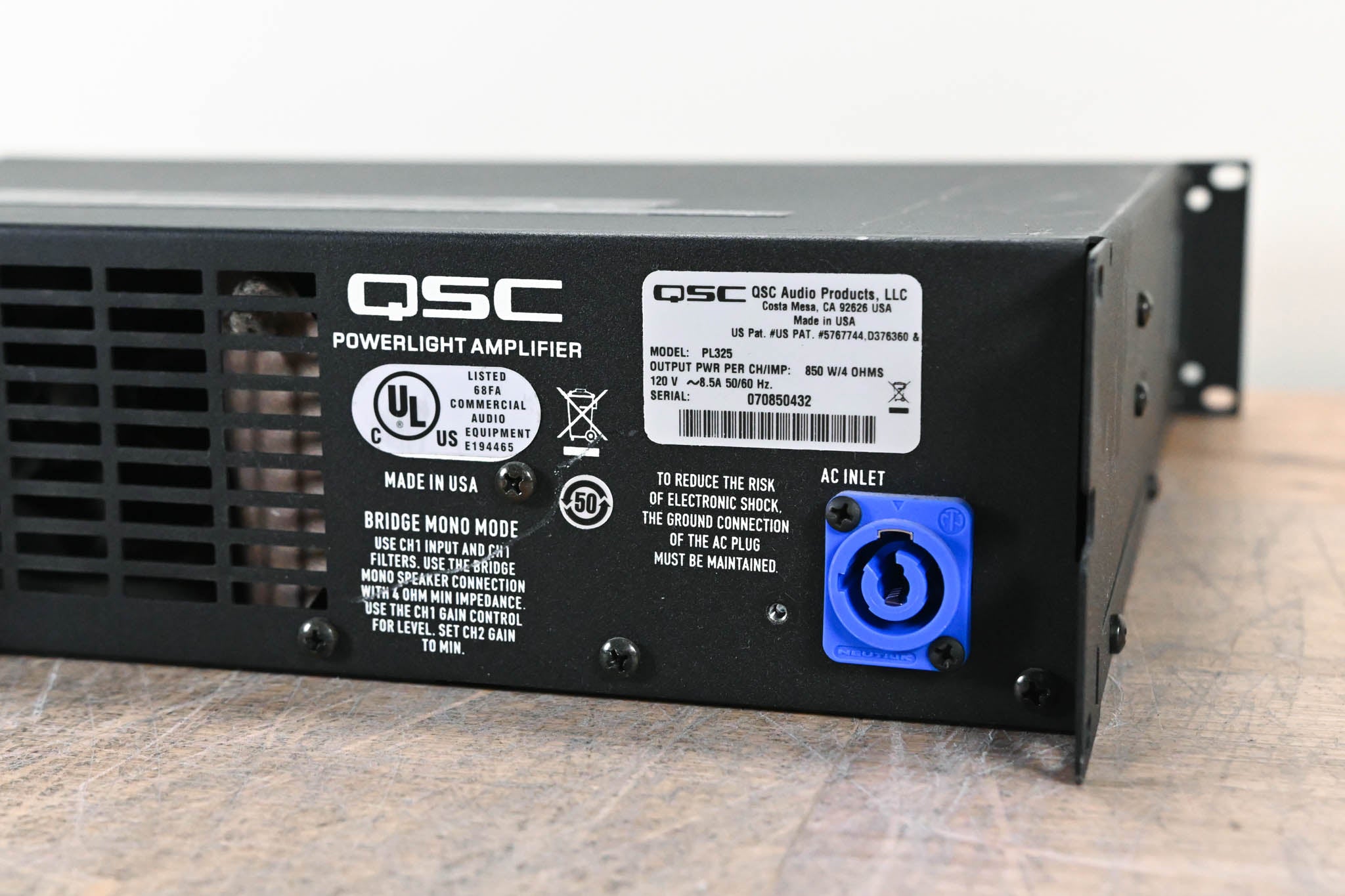 QSC PL325 Powerlight 3 Series 2-Channel Power Amplifier