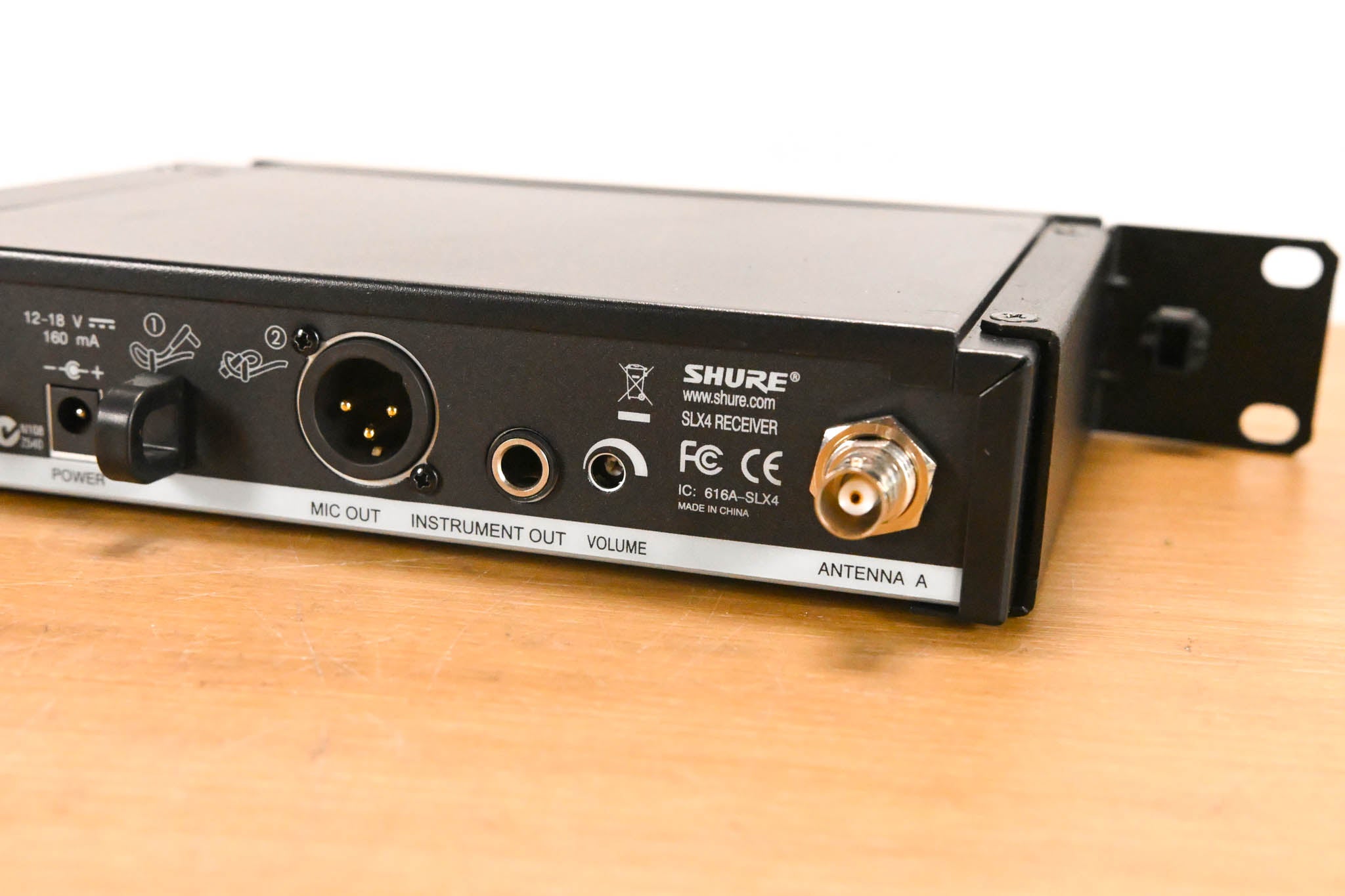 Shure SLX4 Wireless Receiver - H5 Band: 518-542 MHz (NO POWER SUPPLY)