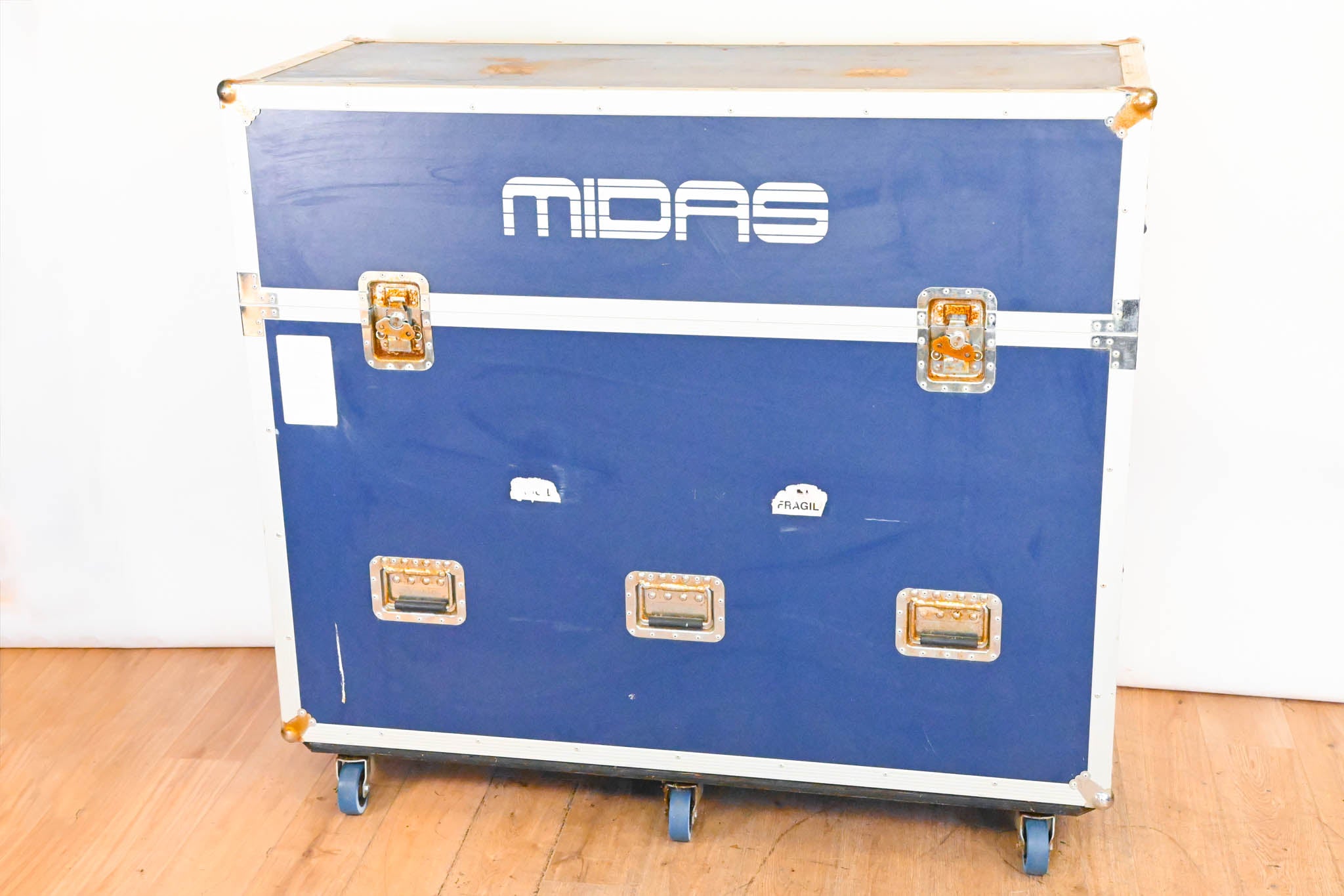 Midas PRO9 Live Audio Mixing System with DL371 Engine and Road Case