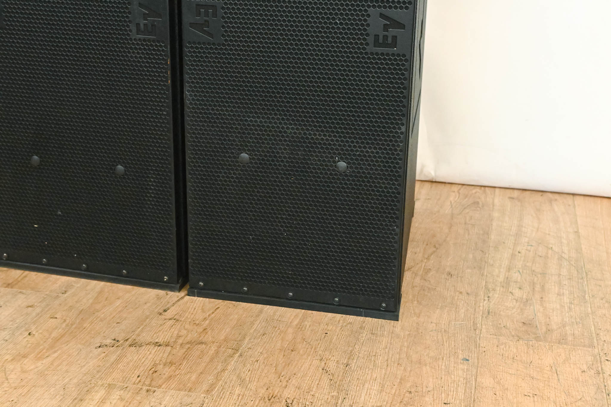 Electro-Voice (EV) XLC127DVX Three-Way Compact Line Array Element (PAIR)